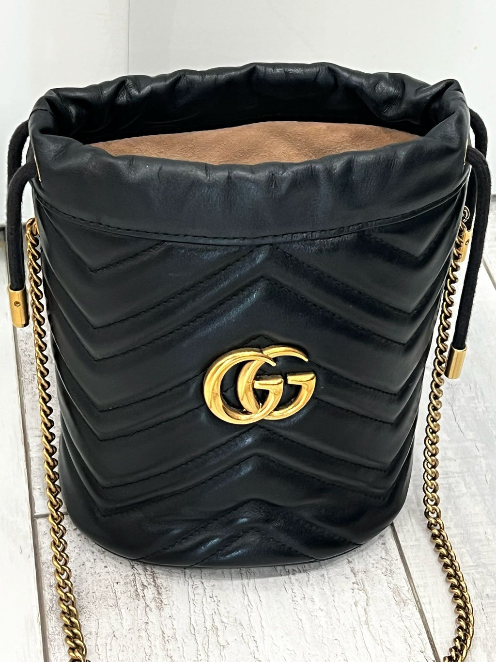 GUCCI DOUBLE G MARMONT MINI BUCKET BAG