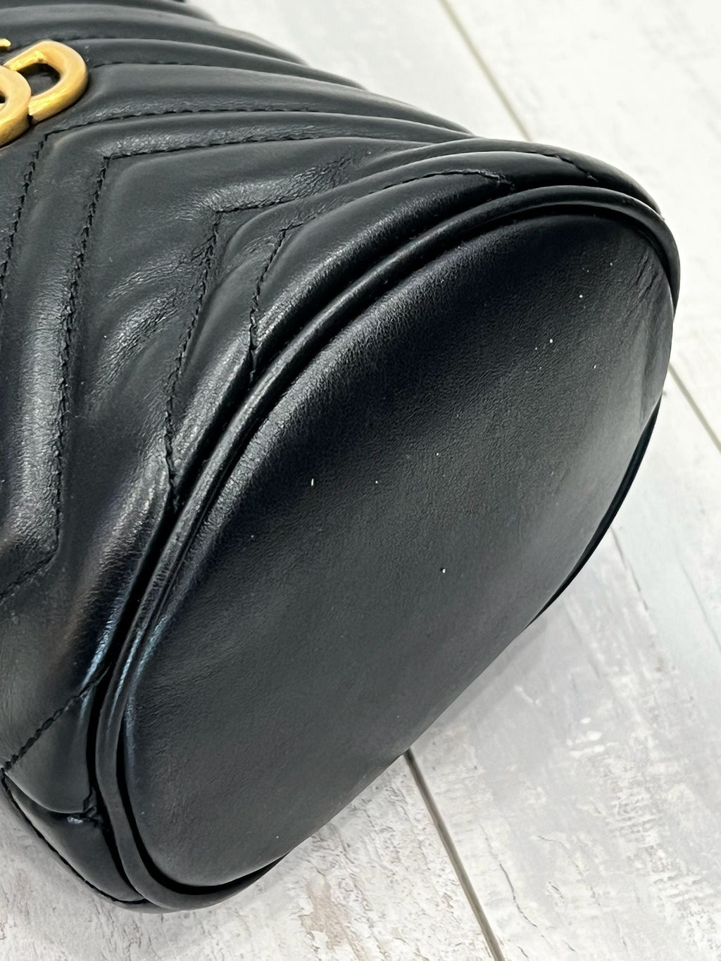 GUCCI DOUBLE G MARMONT MINI BUCKET BAG