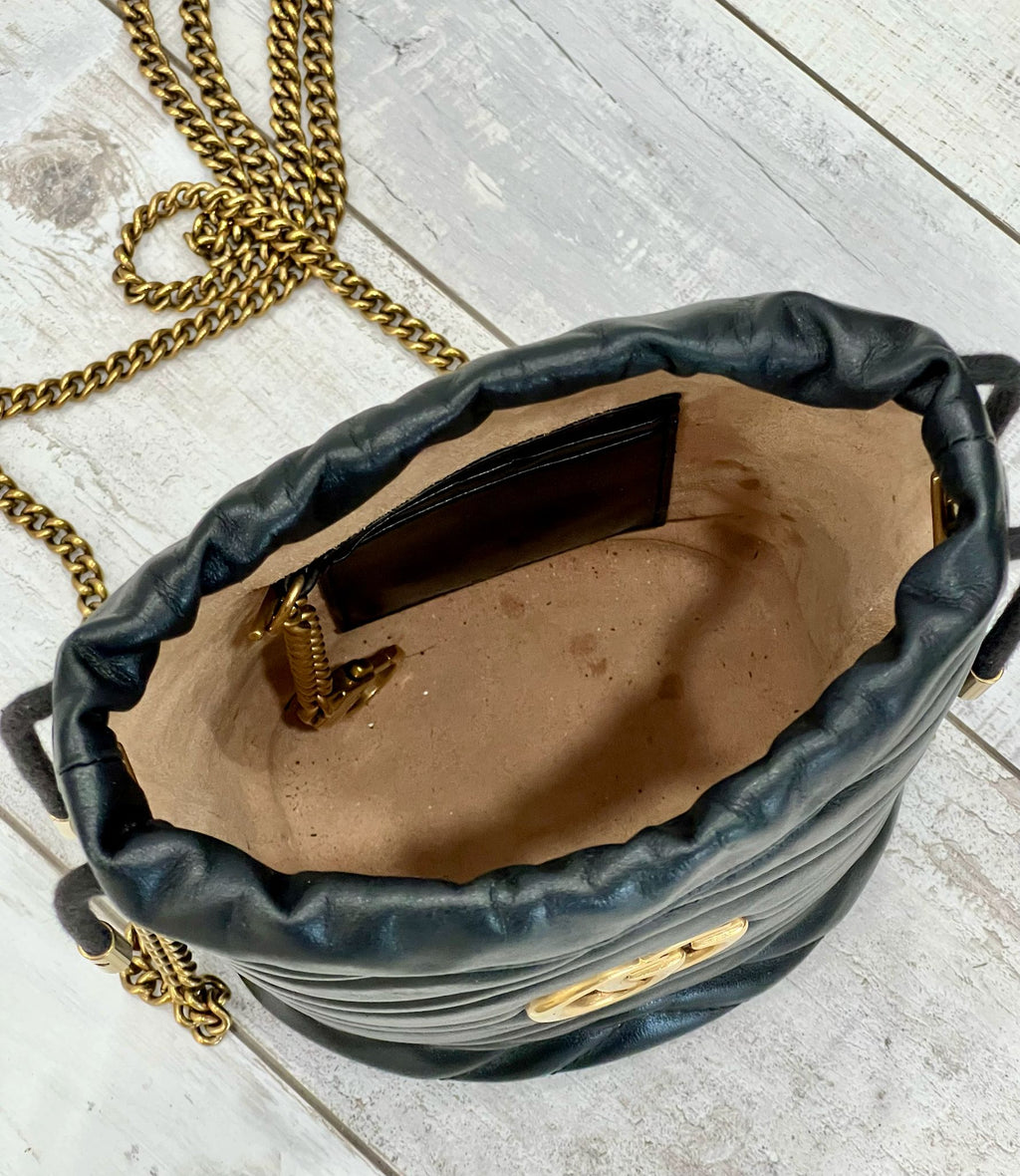 GUCCI DOUBLE G MARMONT MINI BUCKET BAG