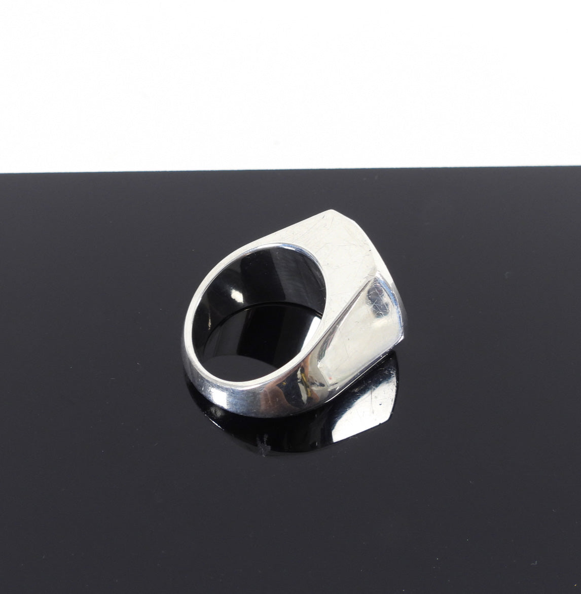 Gucci Sterling Silver Large Hexagonal Logo Signet Ring - USA 9