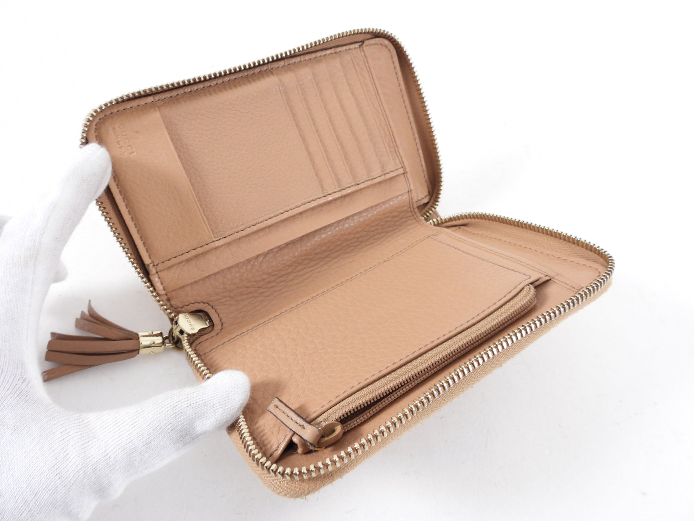 Gucci Beige Leather Soho Zip Wallet with Tassel
