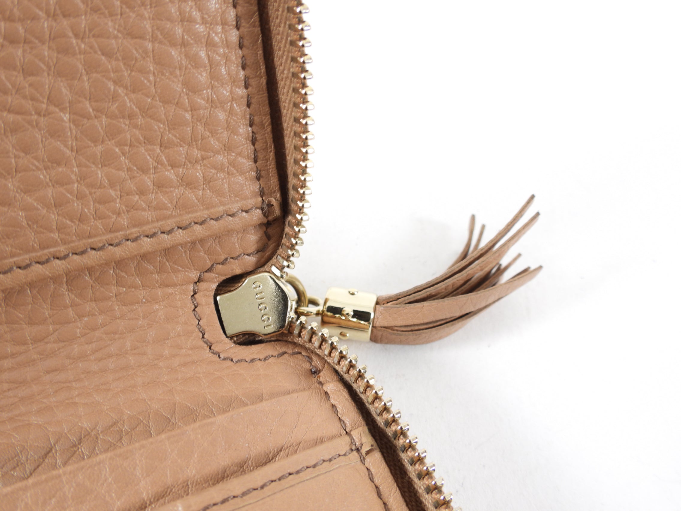 Gucci Beige Leather Soho Zip Wallet with Tassel