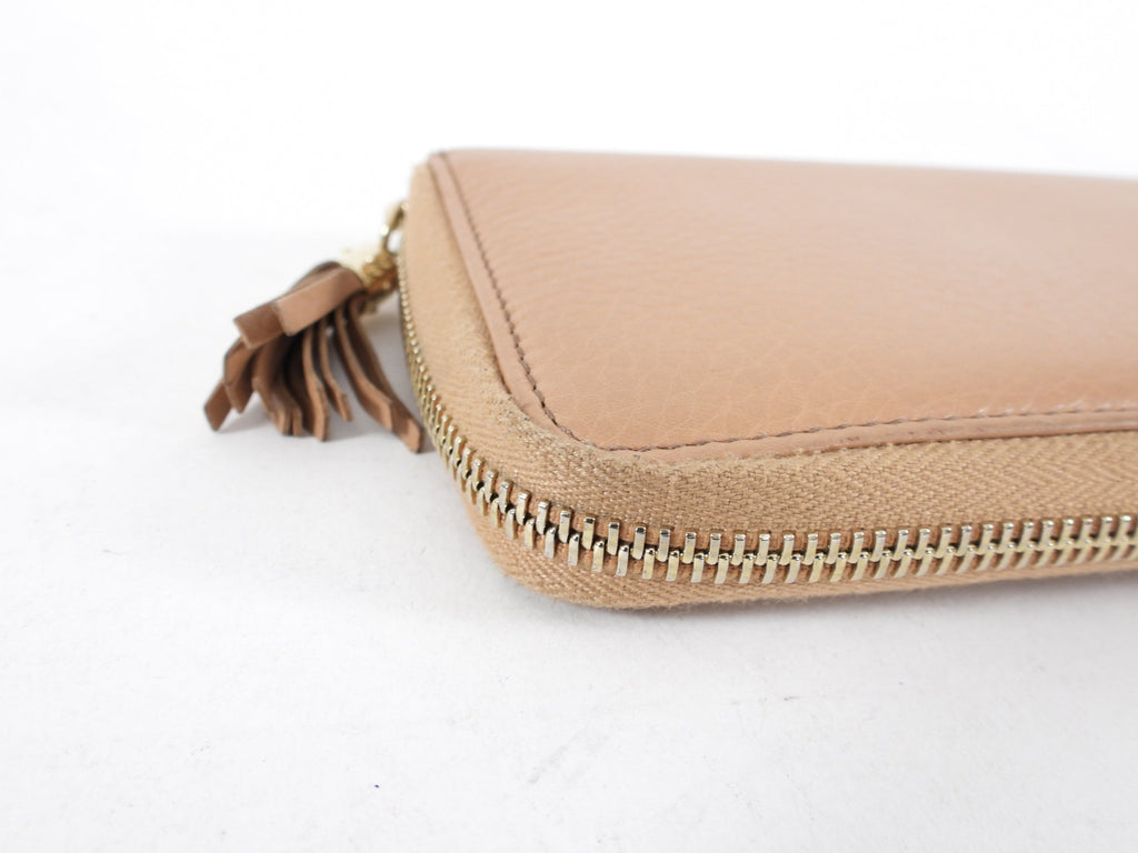 Gucci Beige Leather Soho Zip Wallet with Tassel