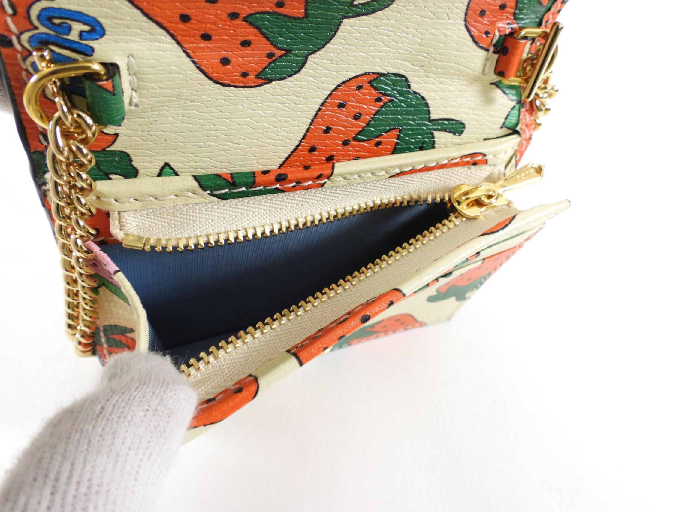 Gucci Zumi Mini Strawberry Wallet with Chain