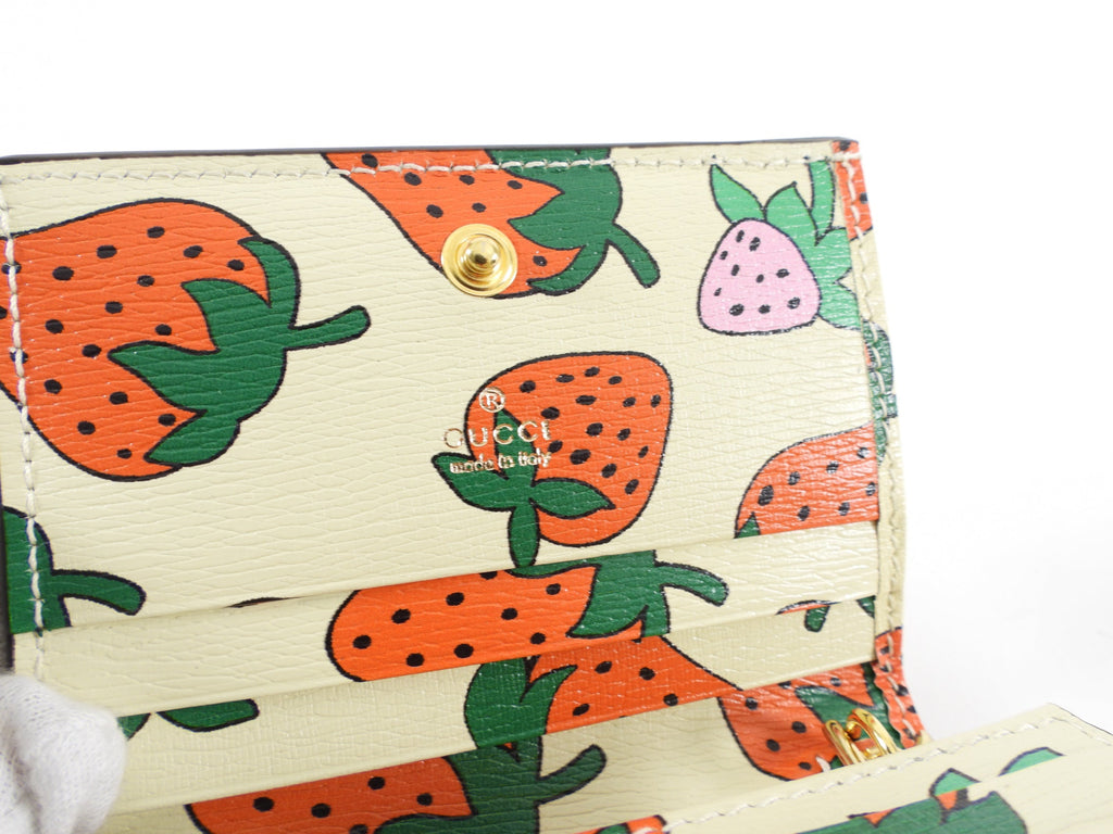Gucci Zumi Mini Strawberry Wallet with Chain