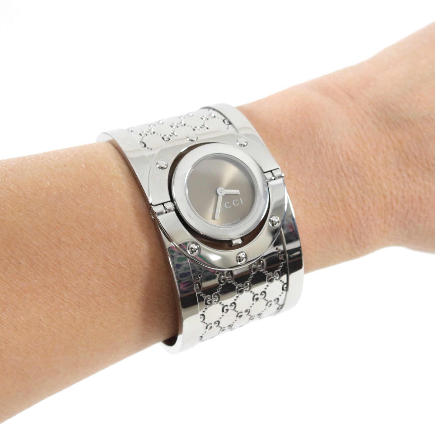 Gucci Wide Silver 112 Twirl GG Bangle Watch