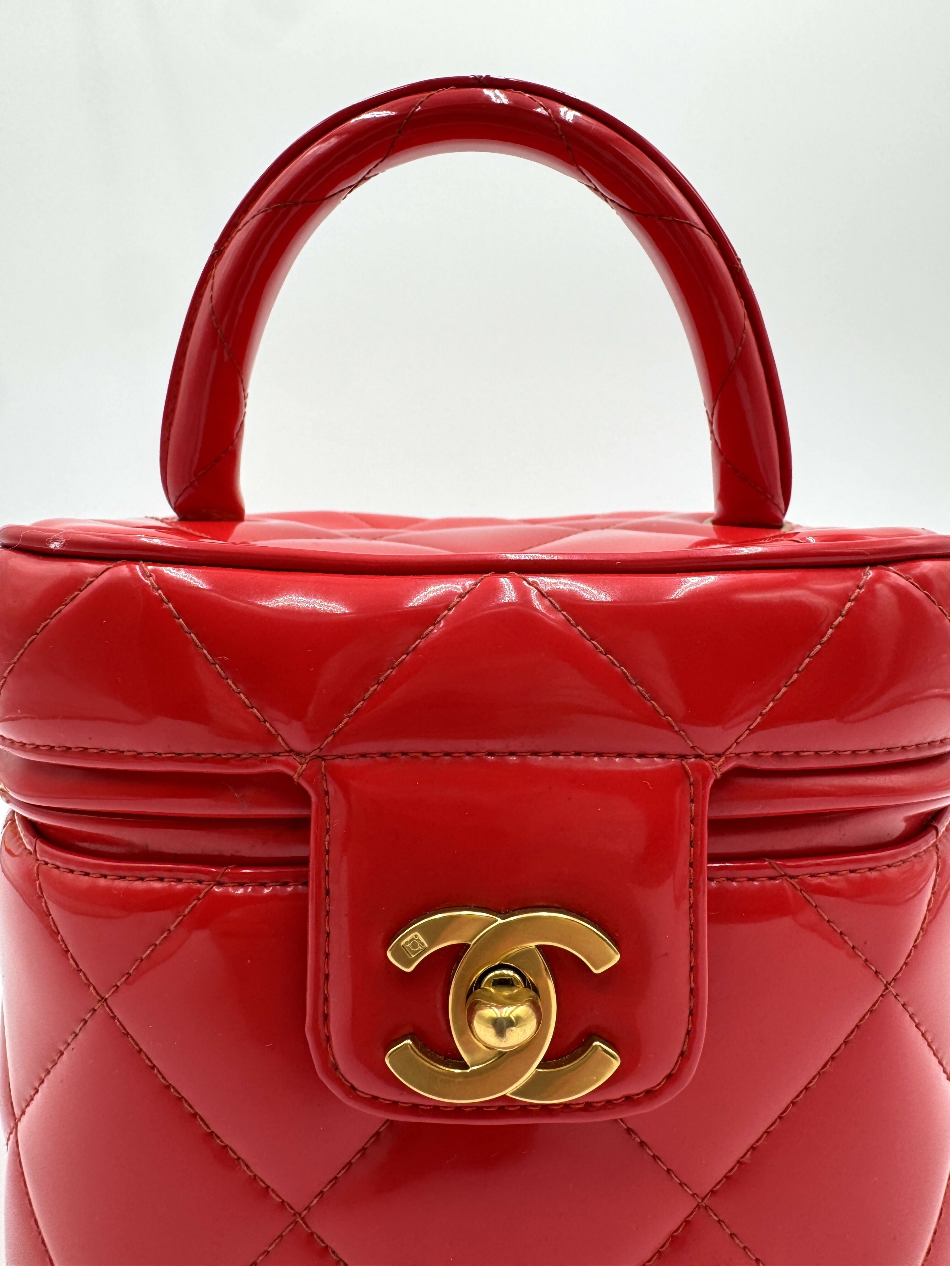 Chanel 1995 Vintage Barbie Red Heart-Mirror Vanity Case Bag