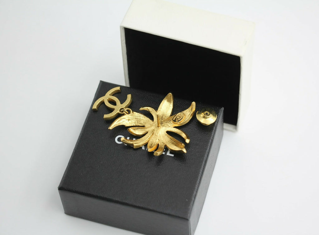 Chanel Vintage 02P Rhinestone Pink Silver Palm Tree Brooch
