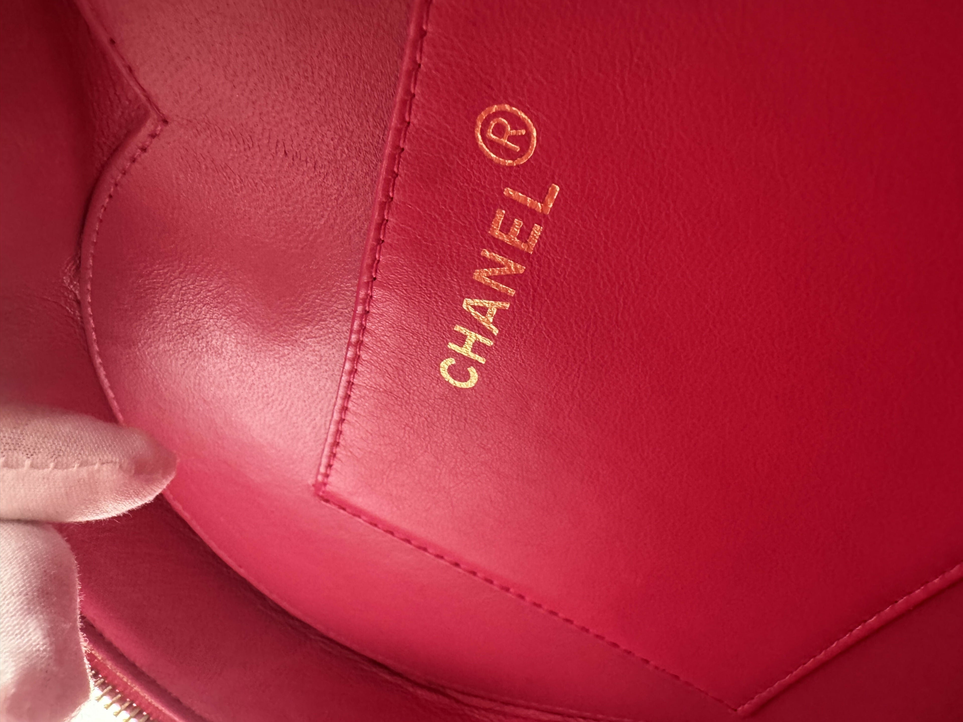 Chanel 1995 Vintage Barbie Barbie/Pink Heart Vanity Bag