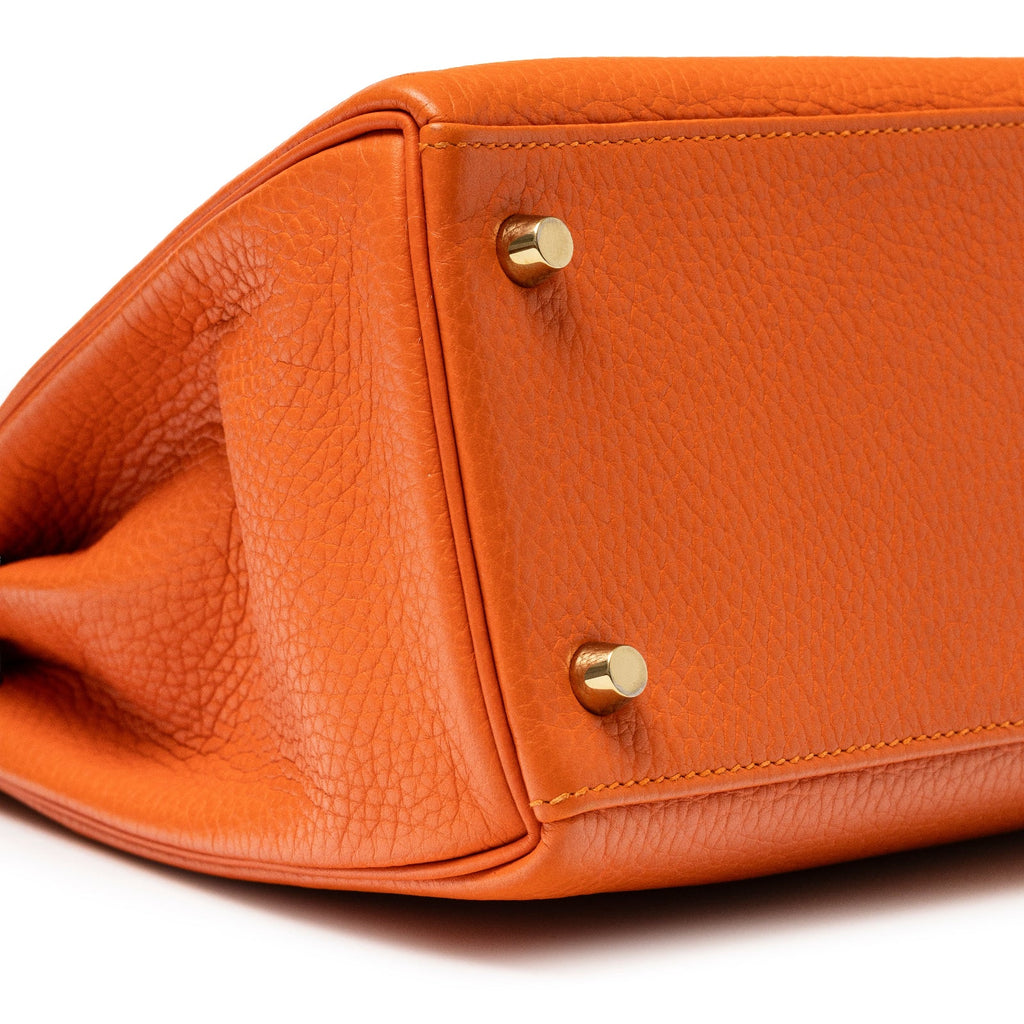 Hermès Kelly 28 Retourne Orange Clemence Gold Hardware