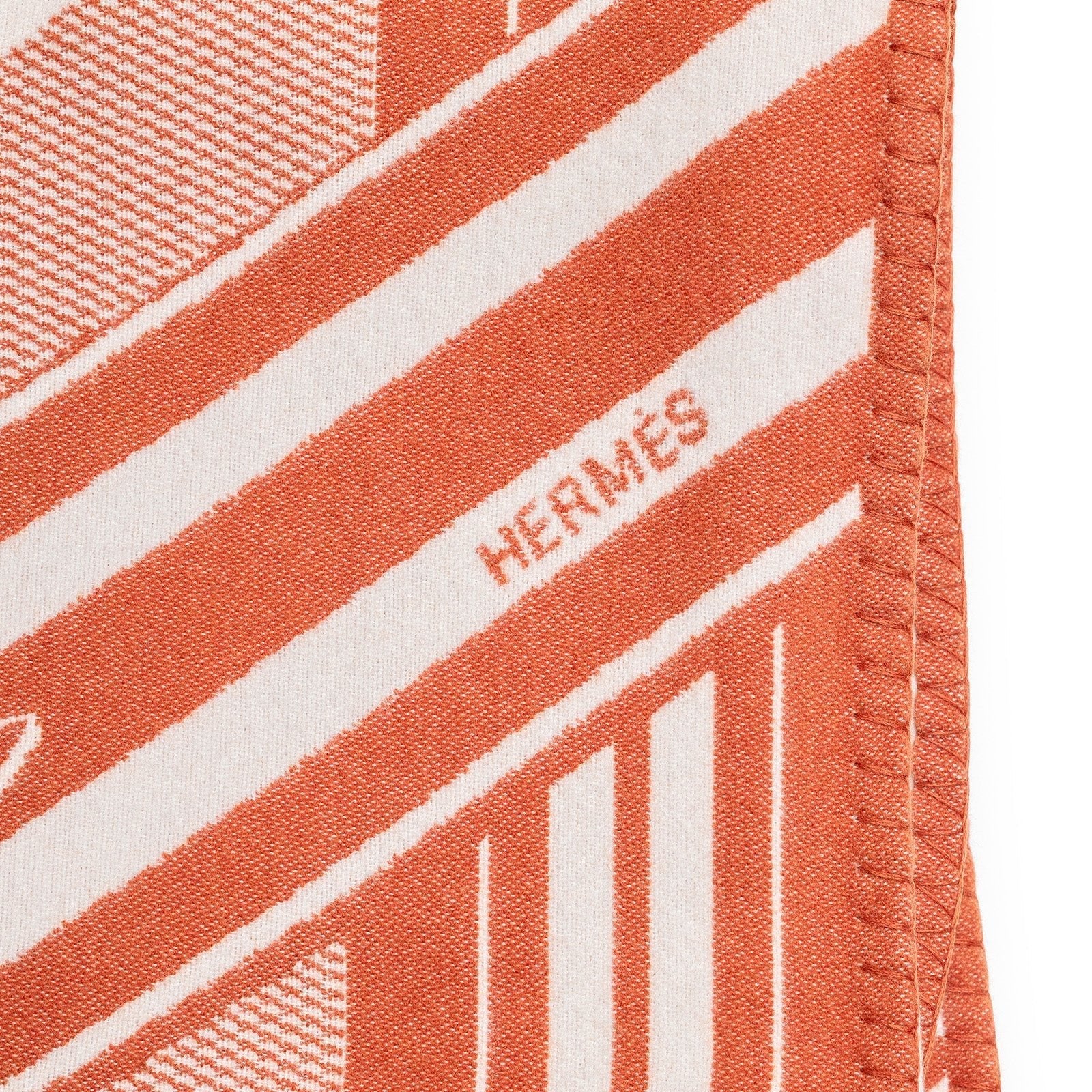 Hermès Sangles en Zig Zag Laine Cream/Rose Throw Blanket and Pillow Set