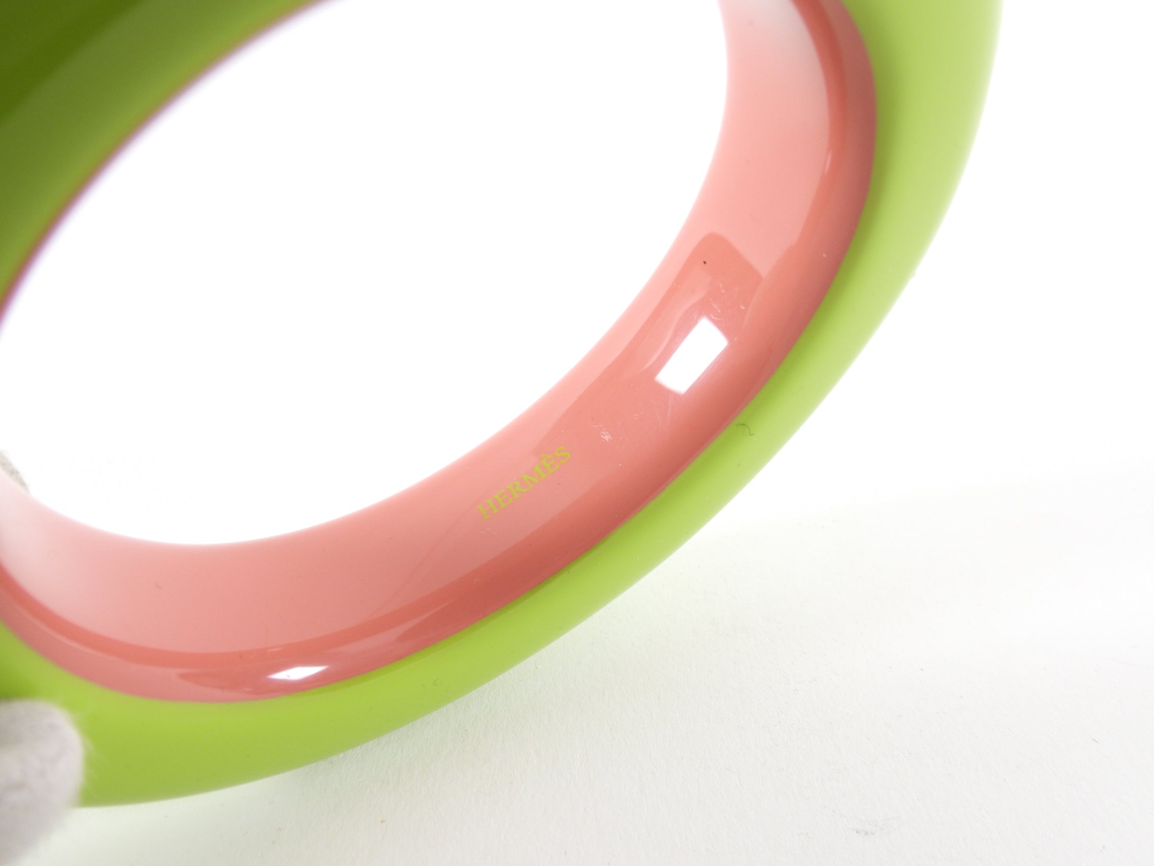Hermes Ariodante Wood Lacquer Chunky Bangle - Green Pink