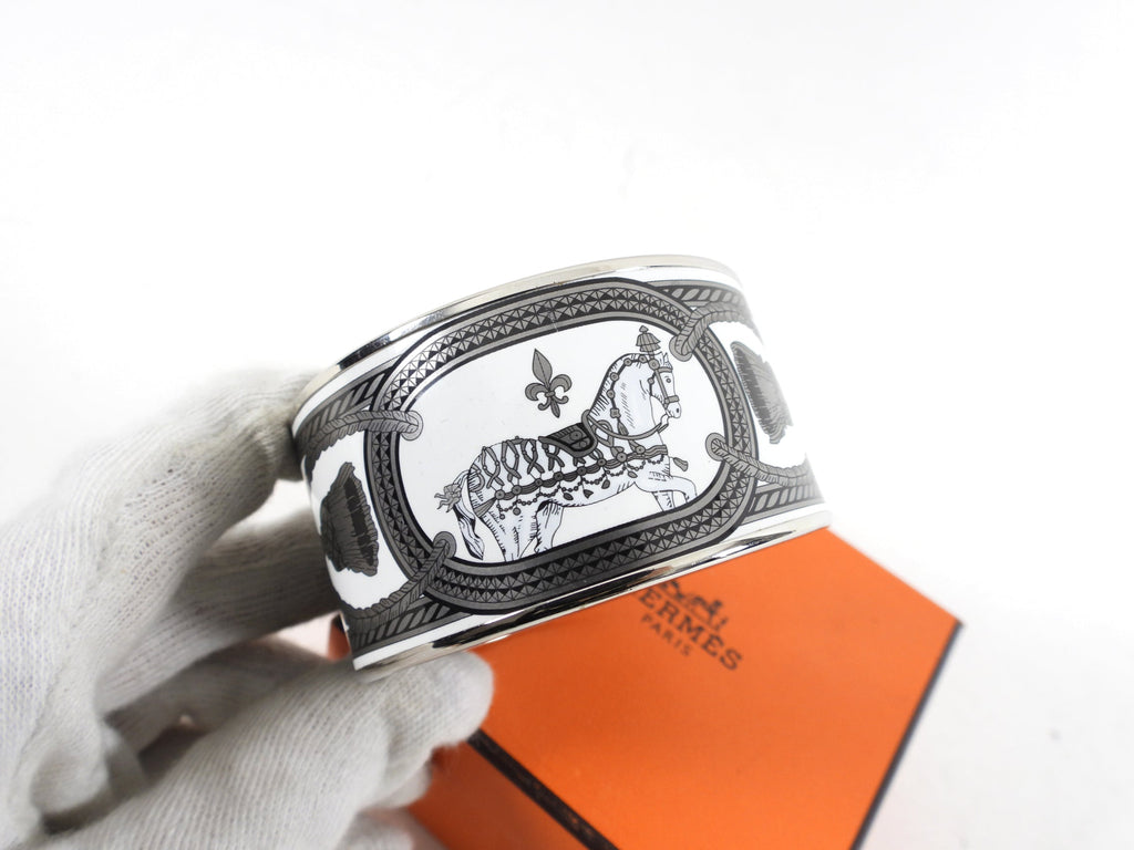 Hermes White and Silver Extra Wide Grand Apparat Enamel Bangle Bracelet
