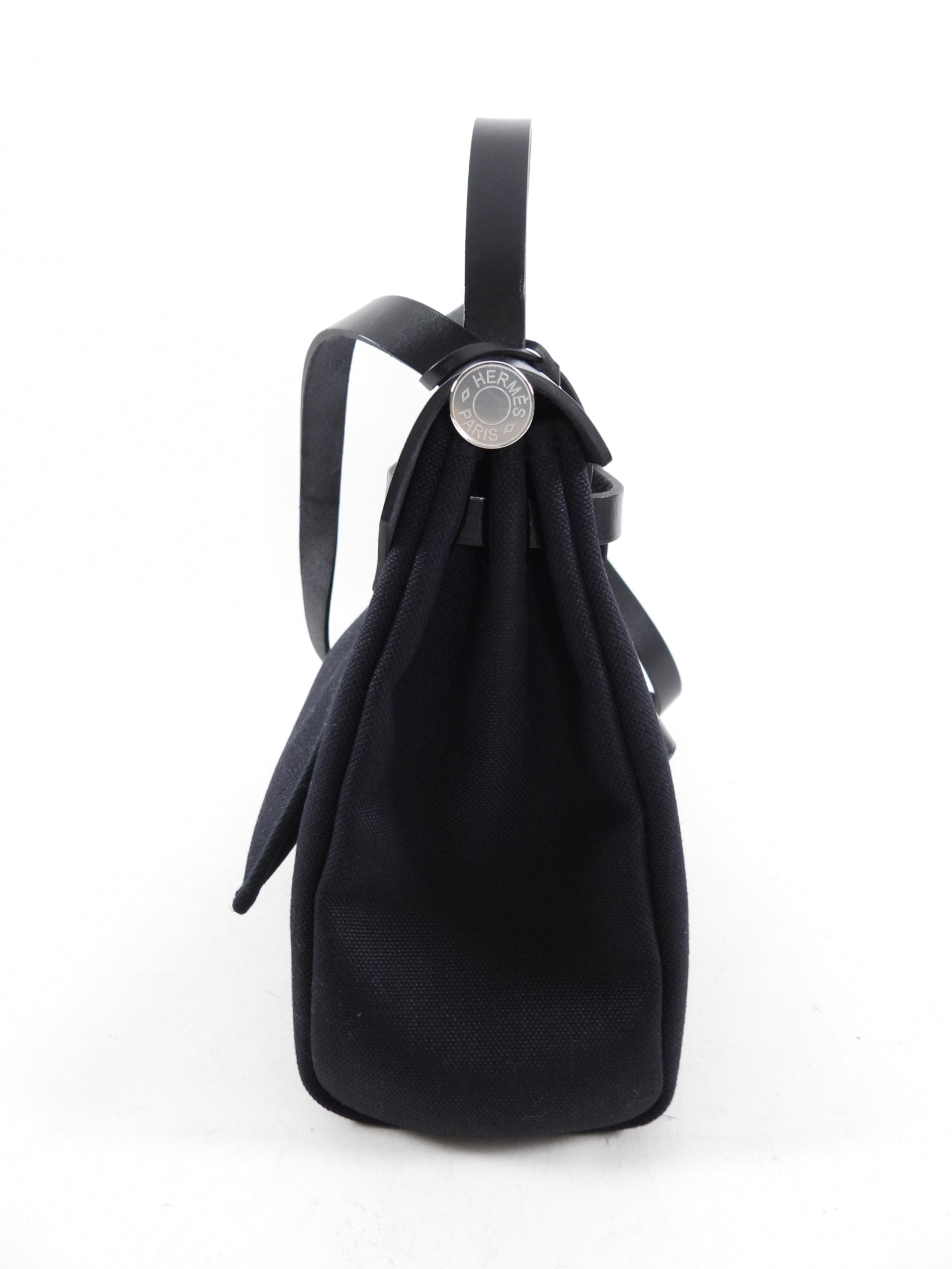 Hermes Herbag Zip Retourne 31 Black Toile Militaire / Vache Hunter - 2023