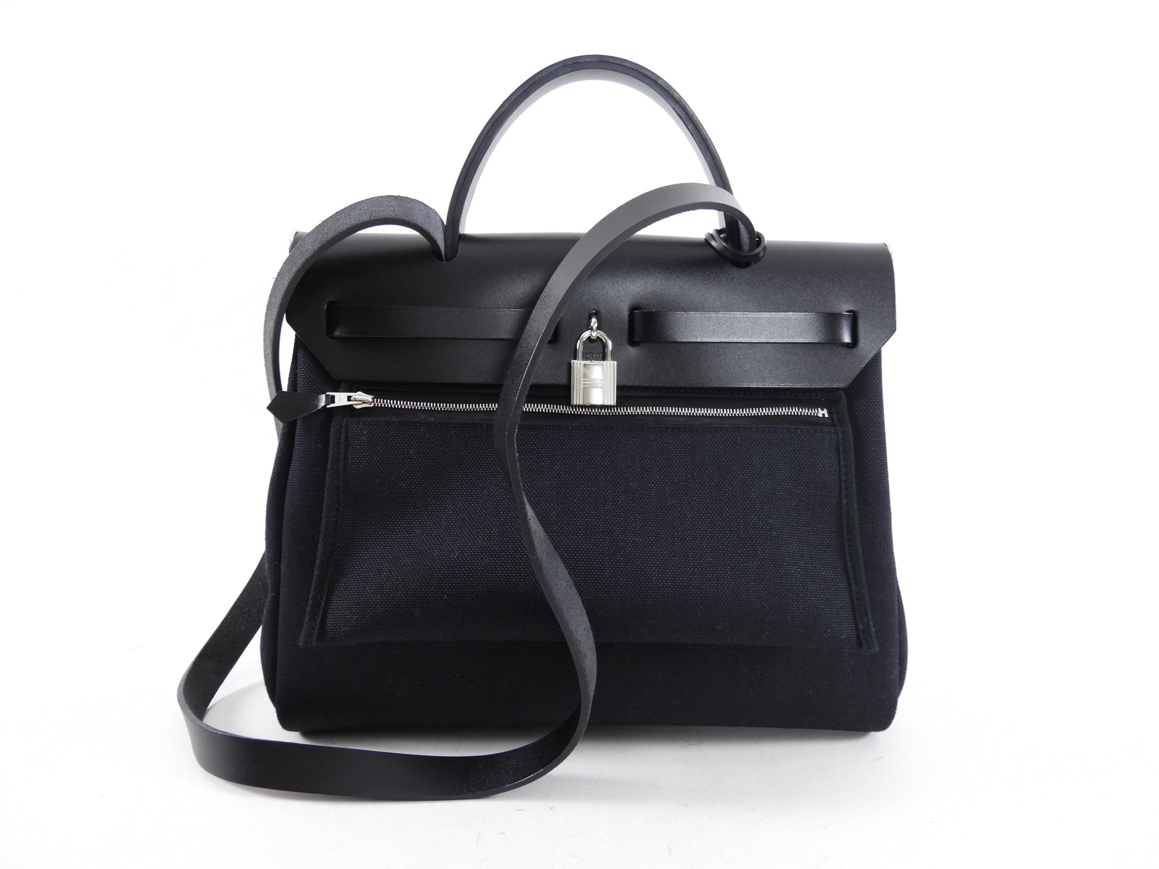 Hermes Herbag Zip Retourne 31 Black Toile Militaire / Vache Hunter - 2023