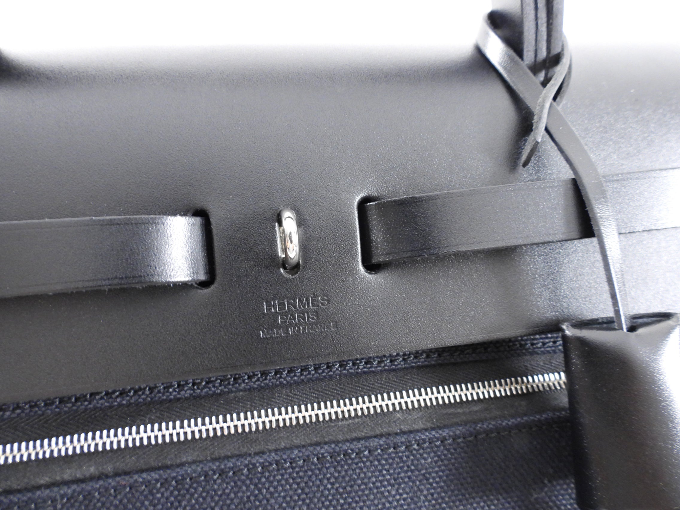 Hermes Herbag Zip Retourne 31 Black Toile Militaire / Vache Hunter - 2023