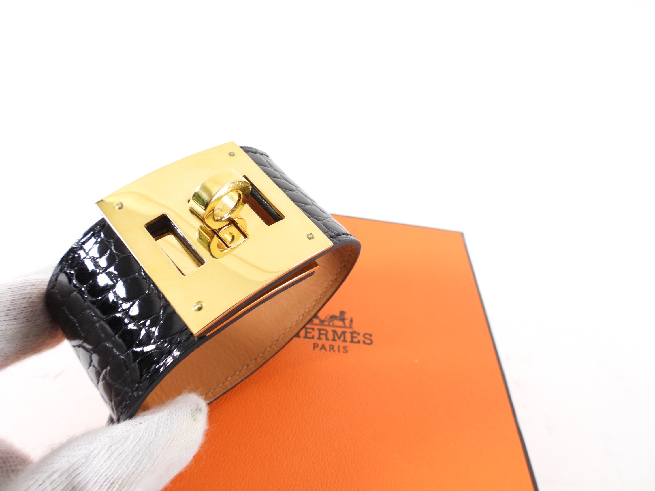Hermes Black Shiny Alligator Kelly Dog Cuff Bracelet GHW