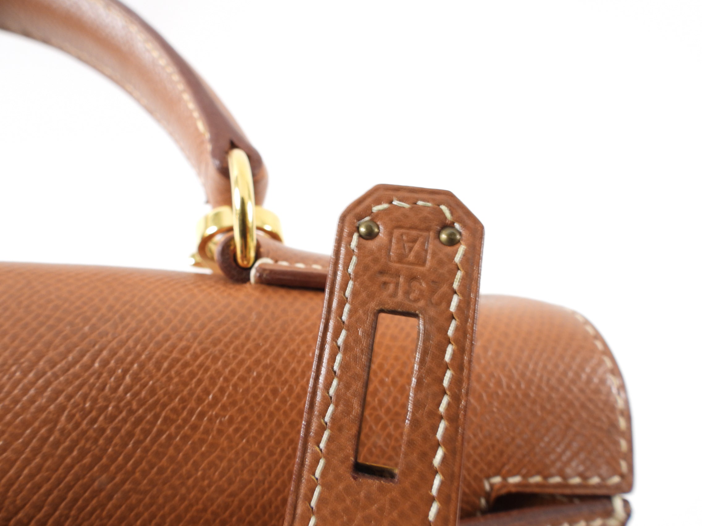 Hermes Vintage 1997 Kelly 32 Gold Courchevel Sellier Bag GHW