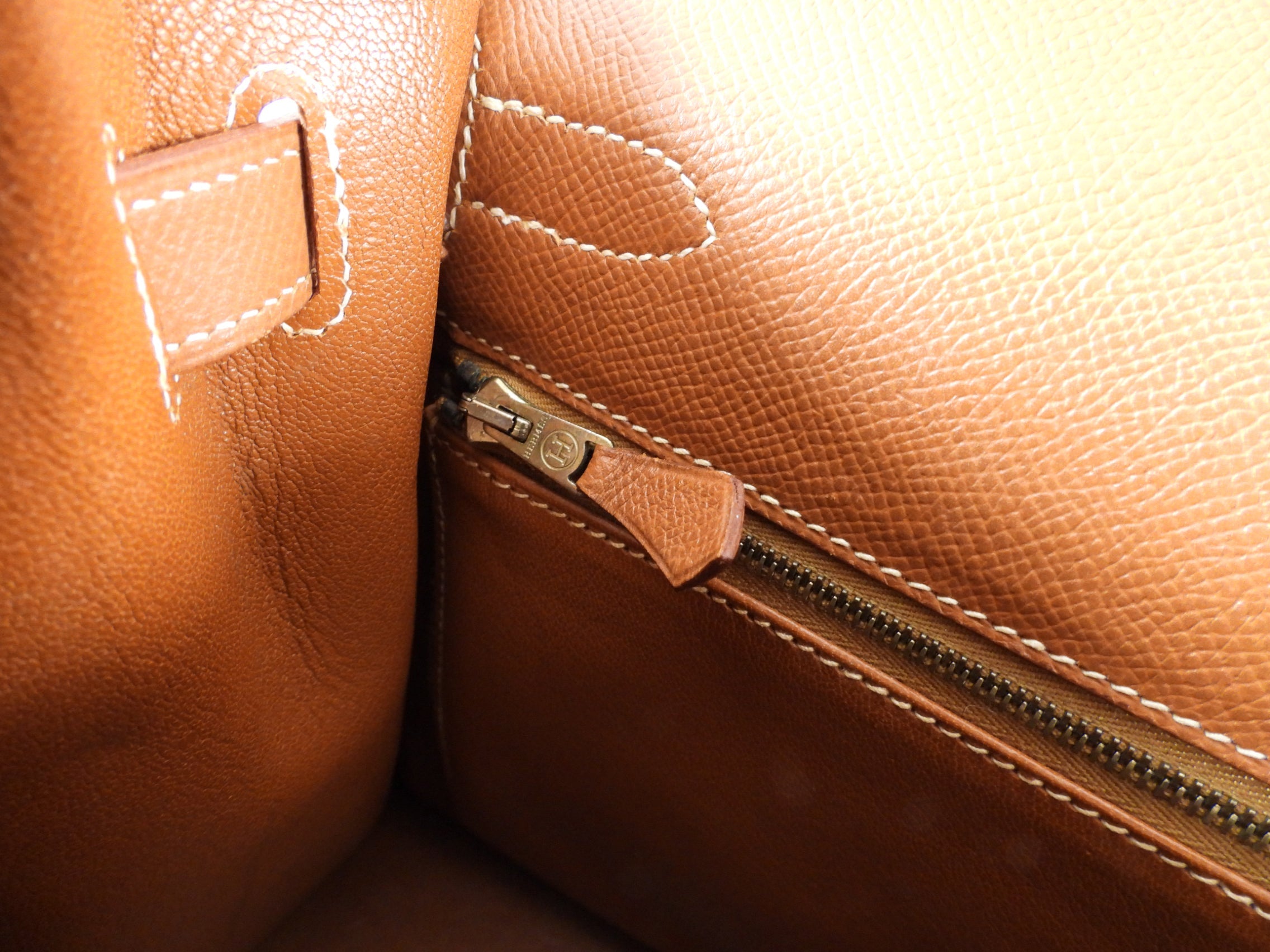 Hermes Vintage 1997 Kelly 32 Gold Courchevel Sellier Bag GHW