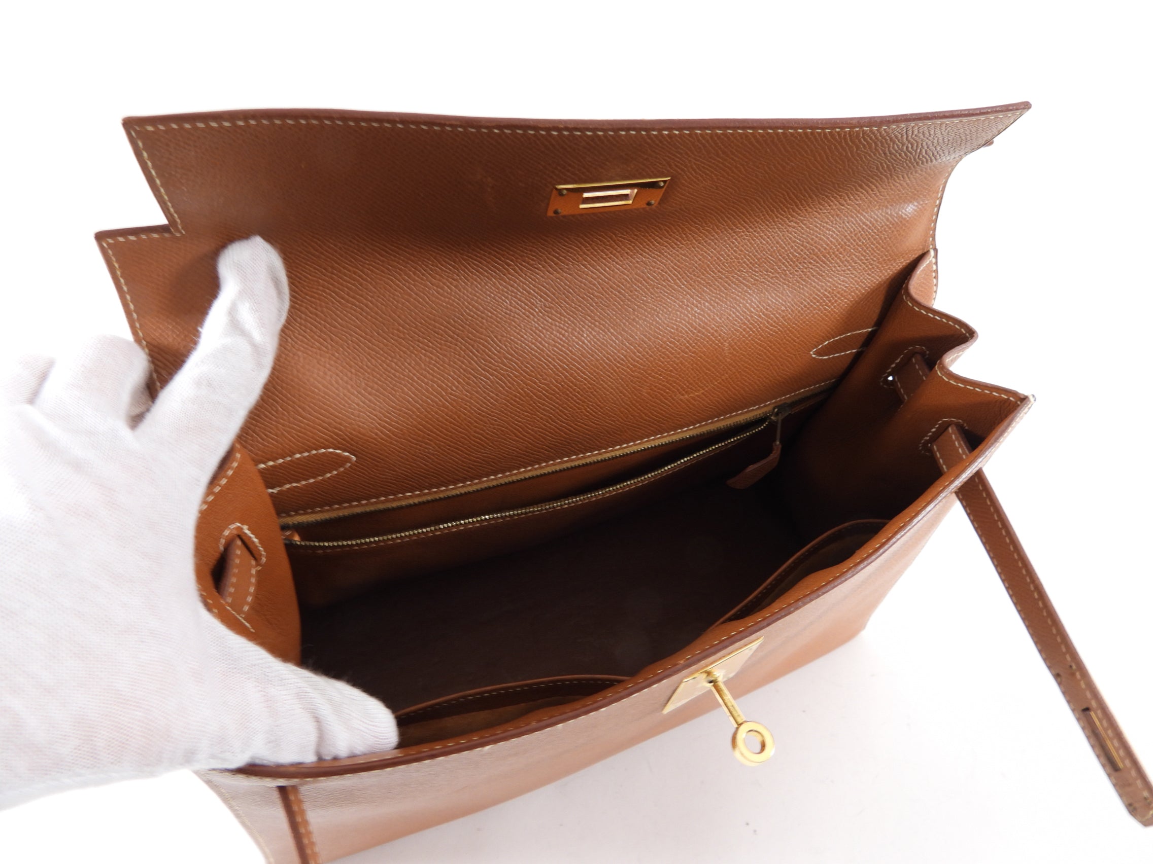 Hermes Vintage 1997 Kelly 32 Gold Courchevel Sellier Bag GHW
