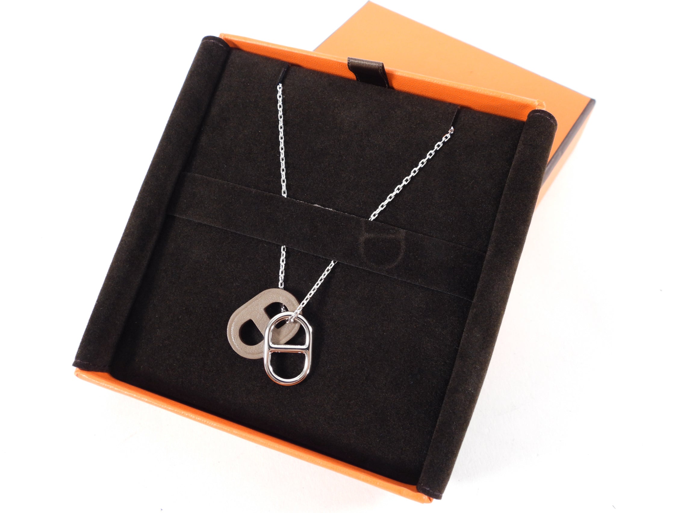 Hermes 2021 O'Maillon Pendant Necklace Palladium Etoupe