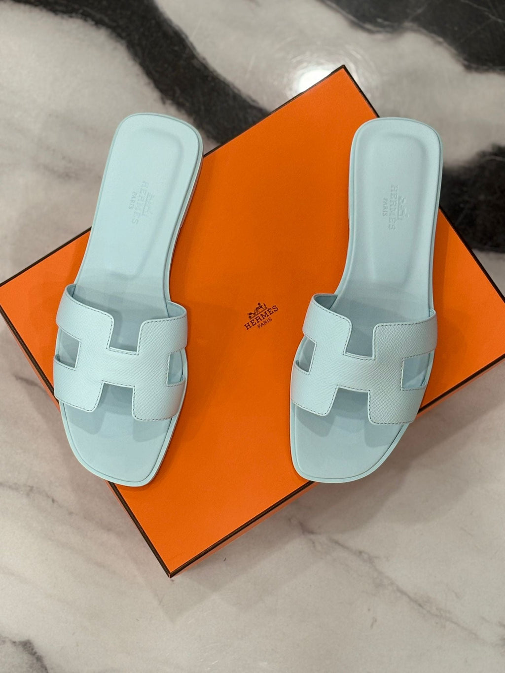 HERMÈS ORAN LEATHER SANDALS