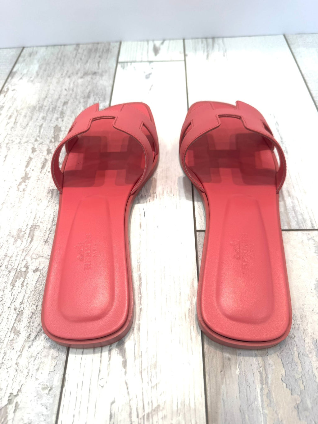HERMÈS ORAN LEATHER SANDALS