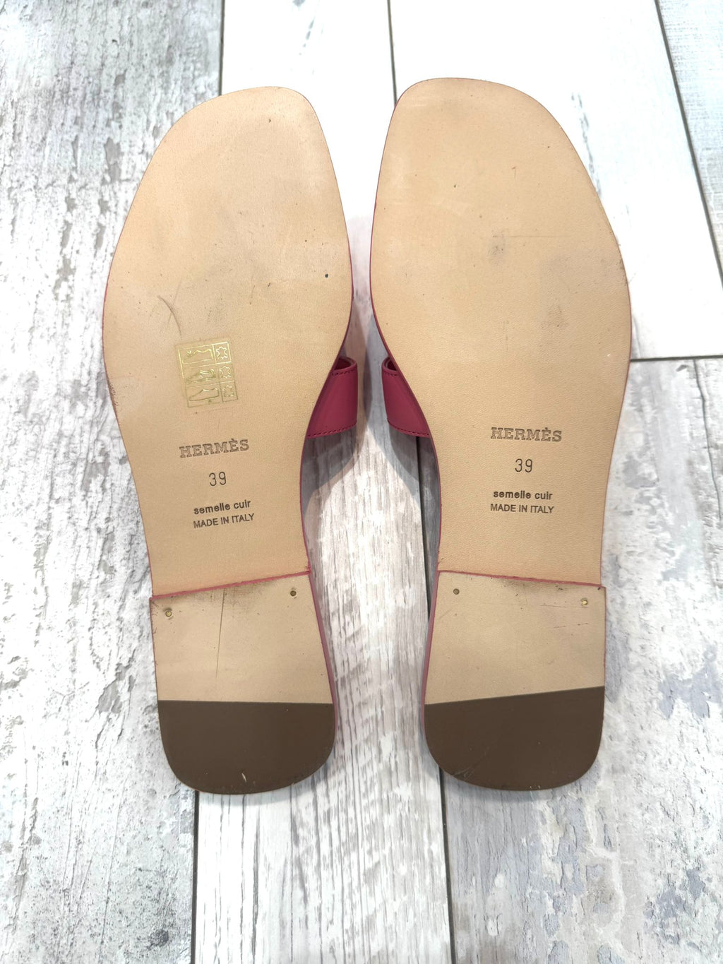 HERMÈS ORAN LEATHER SANDALS