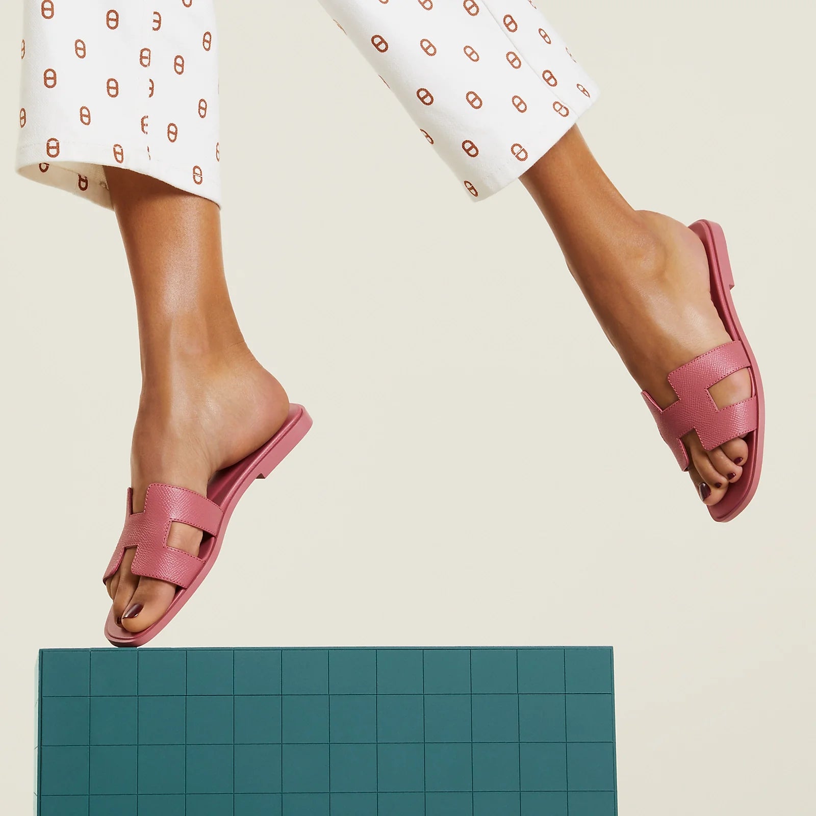 HERMÈS ORAN LEATHER SANDALS