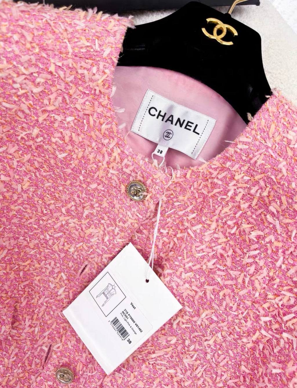 CHANEL 21S RUNWAY FANTASY TWEED VEST PINK 38FR