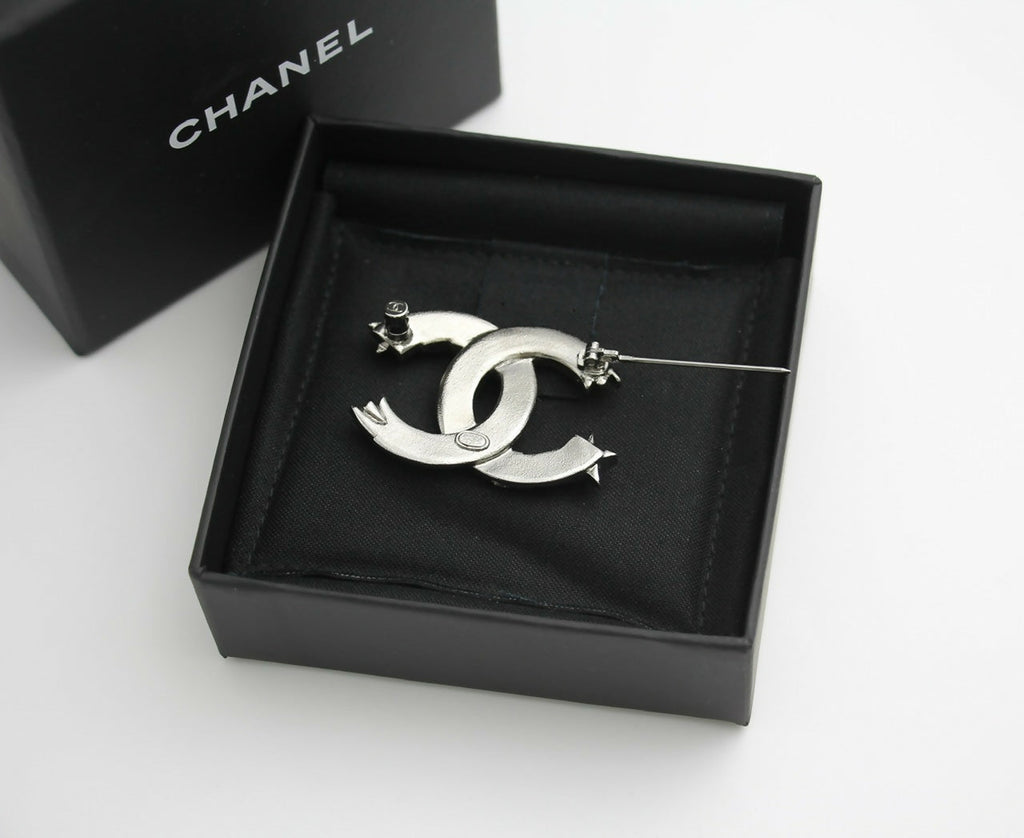 Chanel C21S Rhinestone Metal Silver Star Twist Brooch