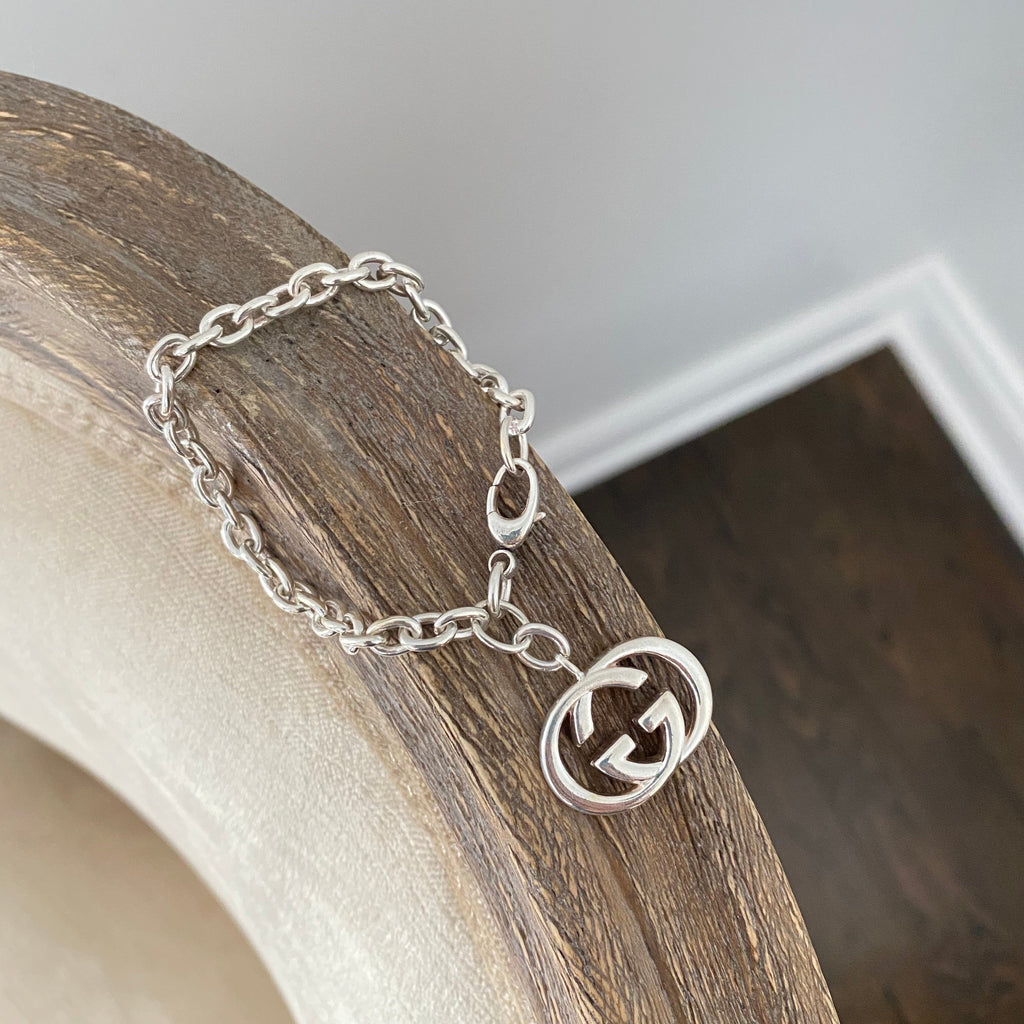 Gucci Sterling Silver GG Pendant Chain Bracelet - S