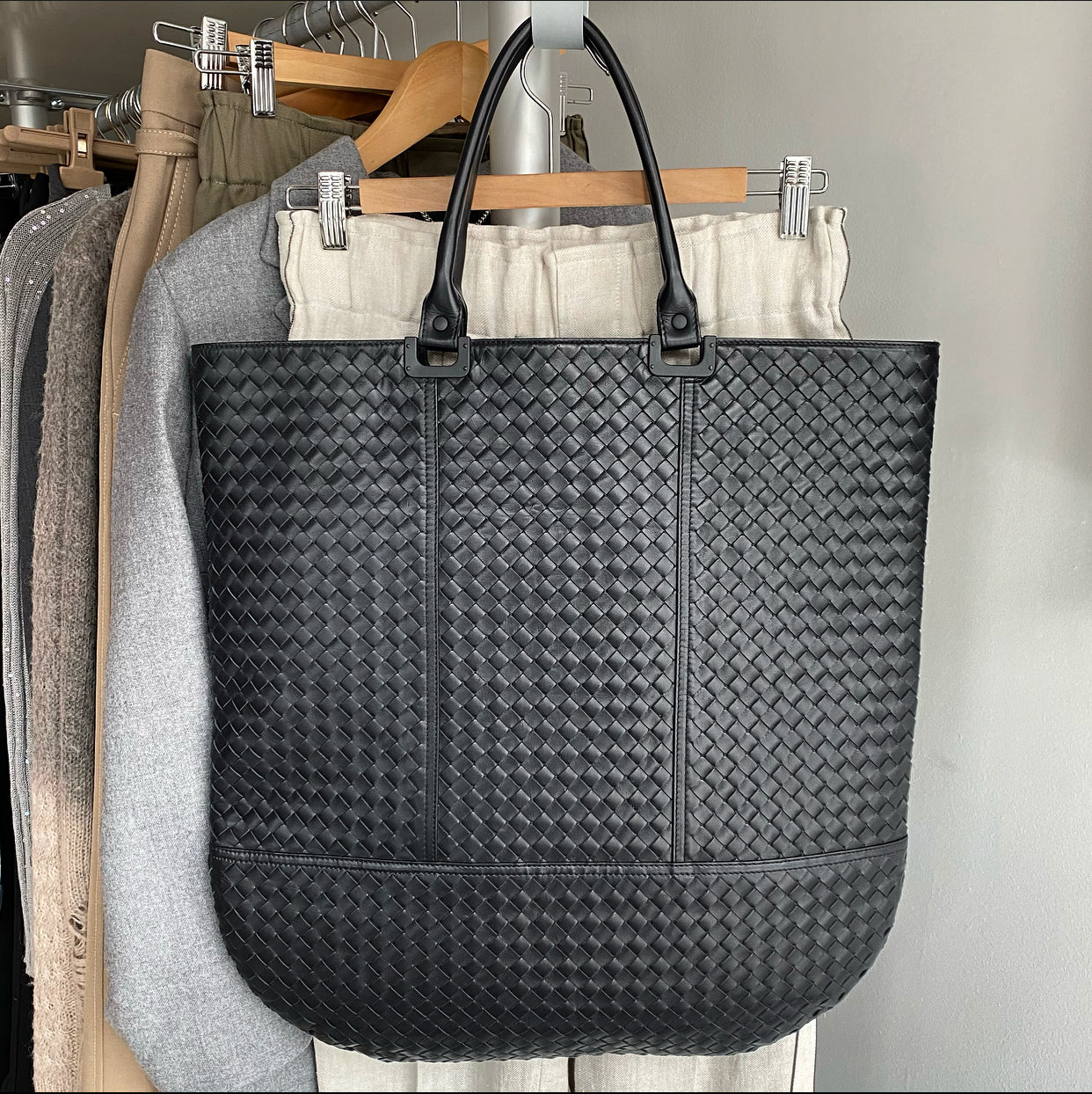 Bottega Veneta Black intrecciato Leather Large Tote Bag