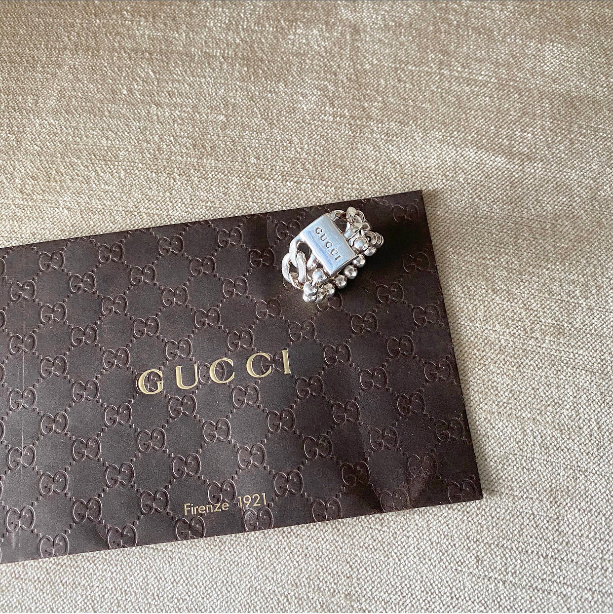 Gucci Sterling Silver Chain Logo Ring - 9