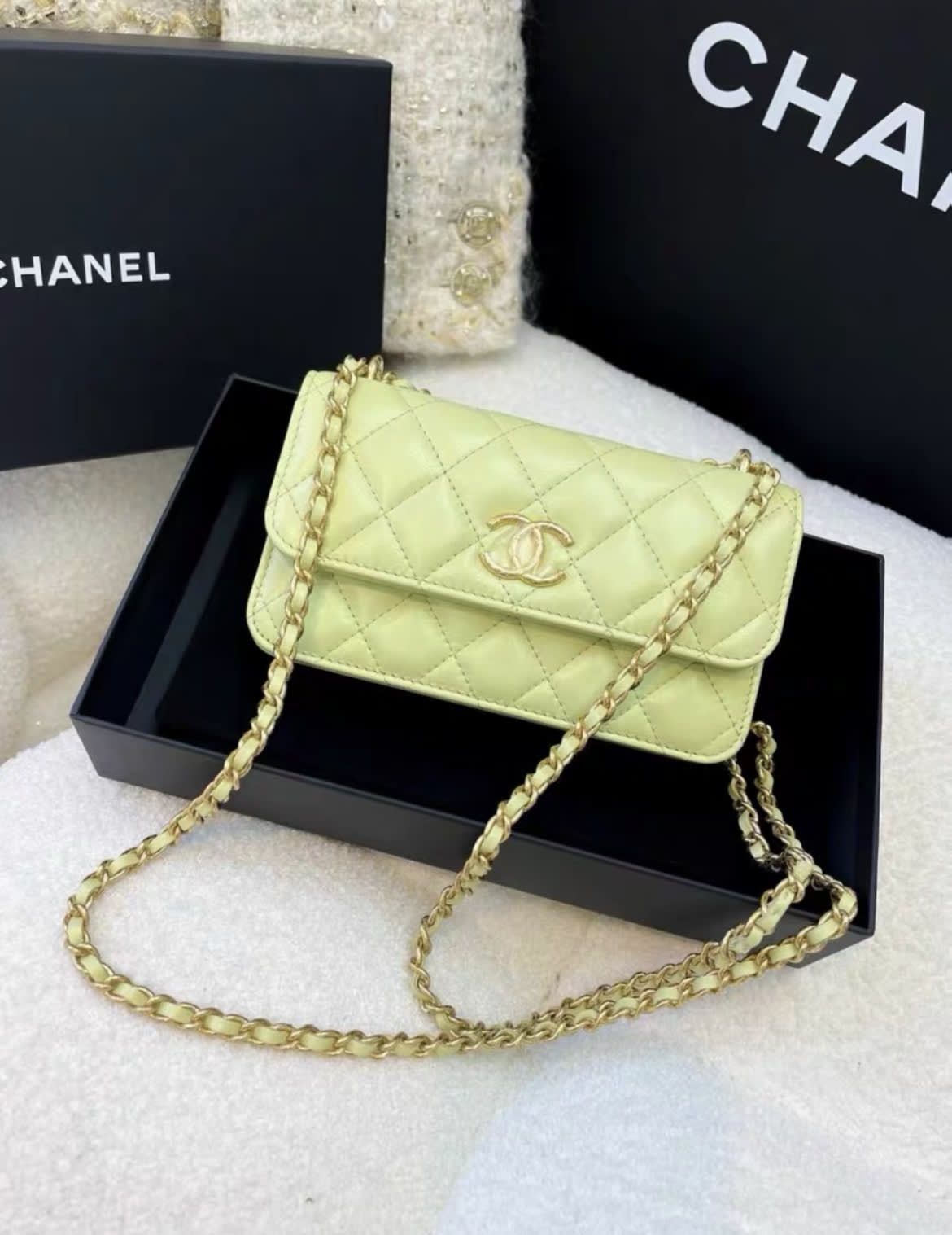 Chanel green shoulder chain bag, brand new with box,
