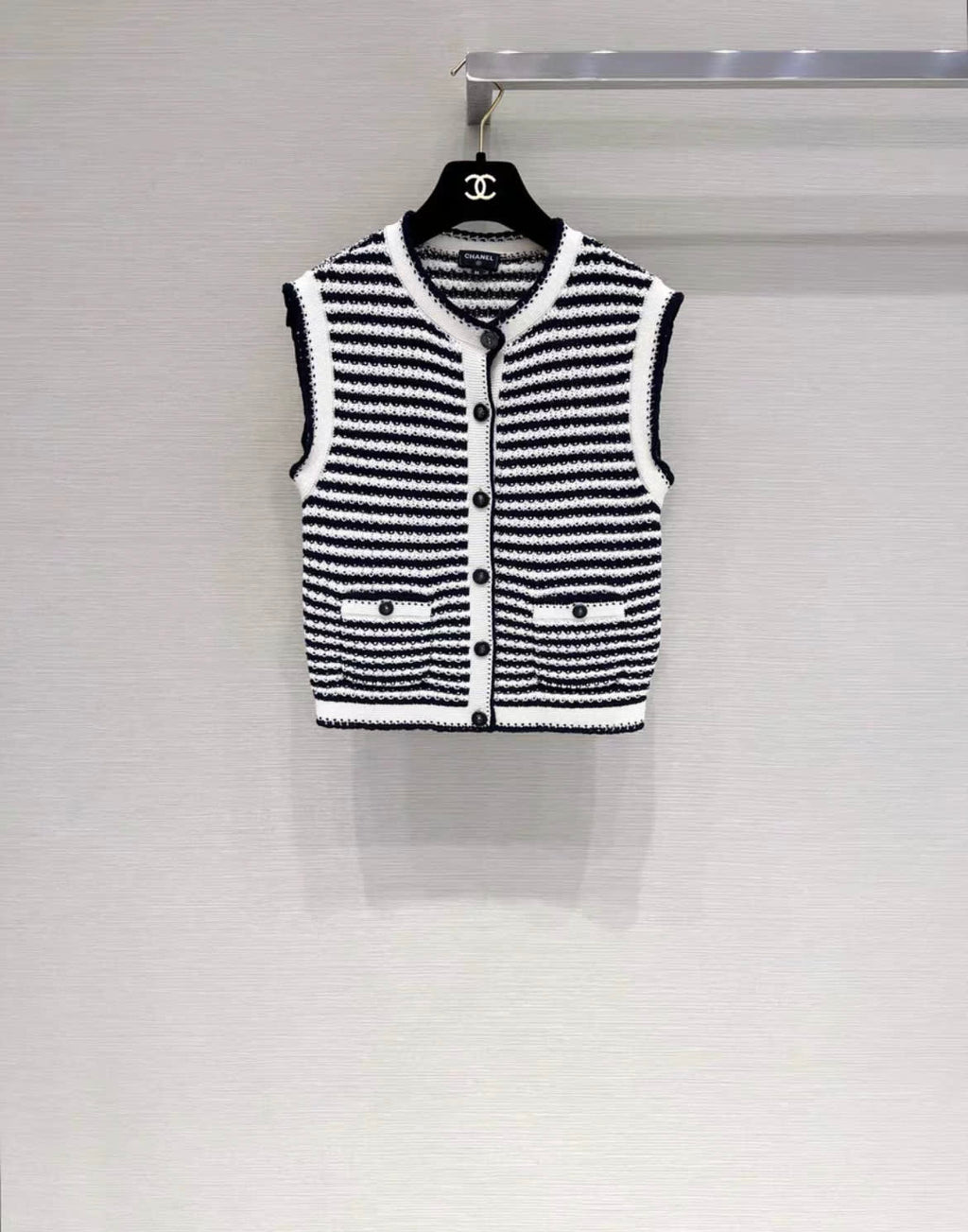 Chanel 22SS  black and white striped vest + skirt, fr36