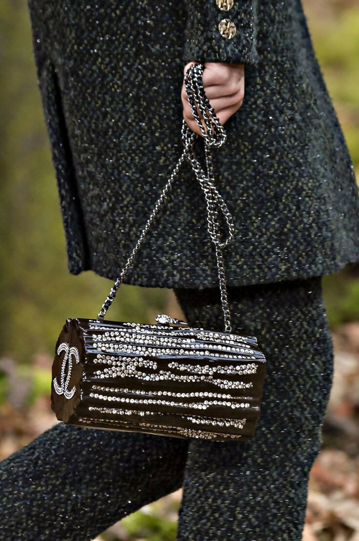 Chanel Fall-Winter 2018-2019 tree stump Plexiglass Strass Minaudiere