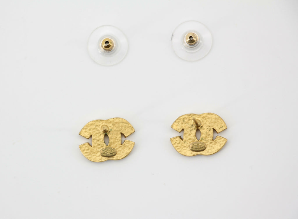 Chanel Vintage 01P Gold-plated Bright Gold CC Clip-on Earrings