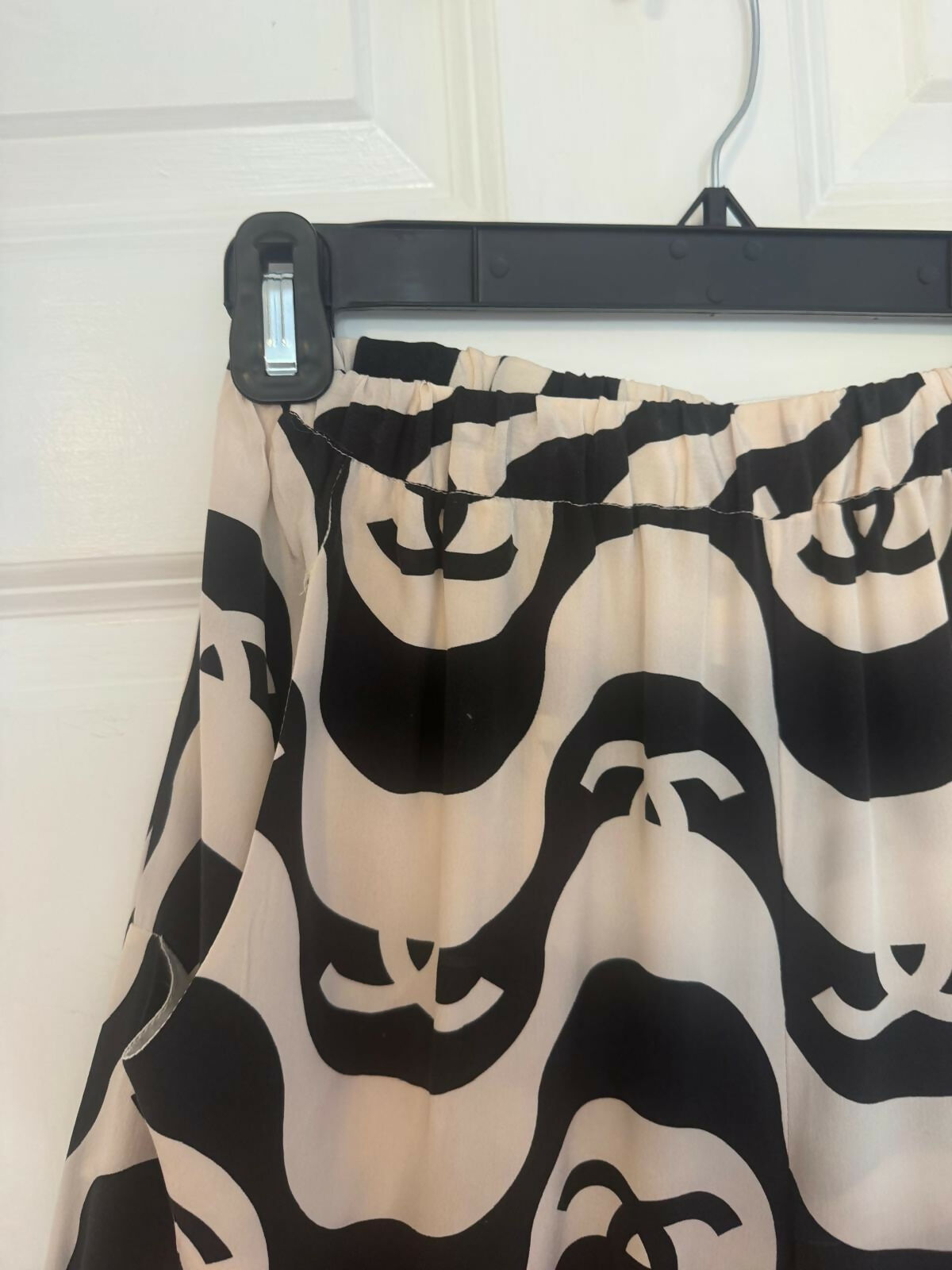 Chanel 2021 SS Wave Pants – Black & White