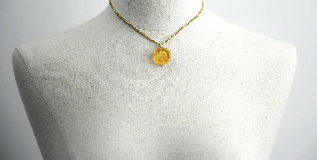 Chanel Vintage 98A Acrylic Light Yellow Brown Camellia Necklace