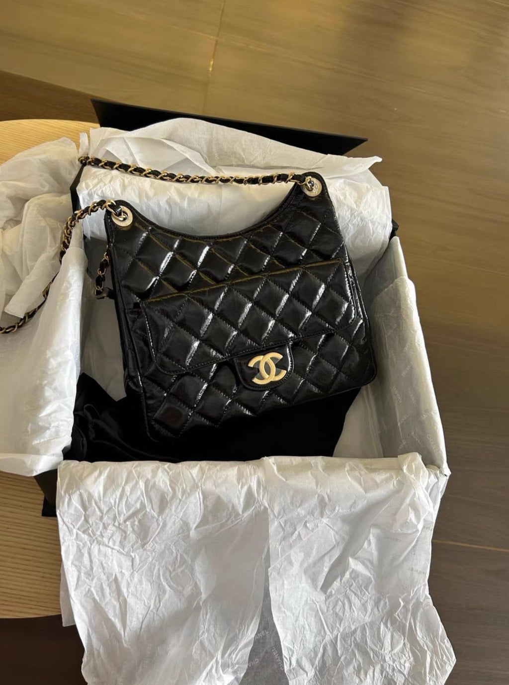 CHANEL 2023 medium CC hobo bag