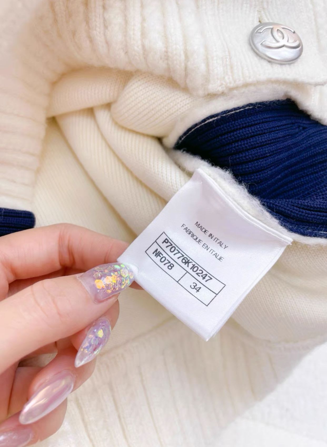 Chanel coco neige 21 ski series cashmere igan