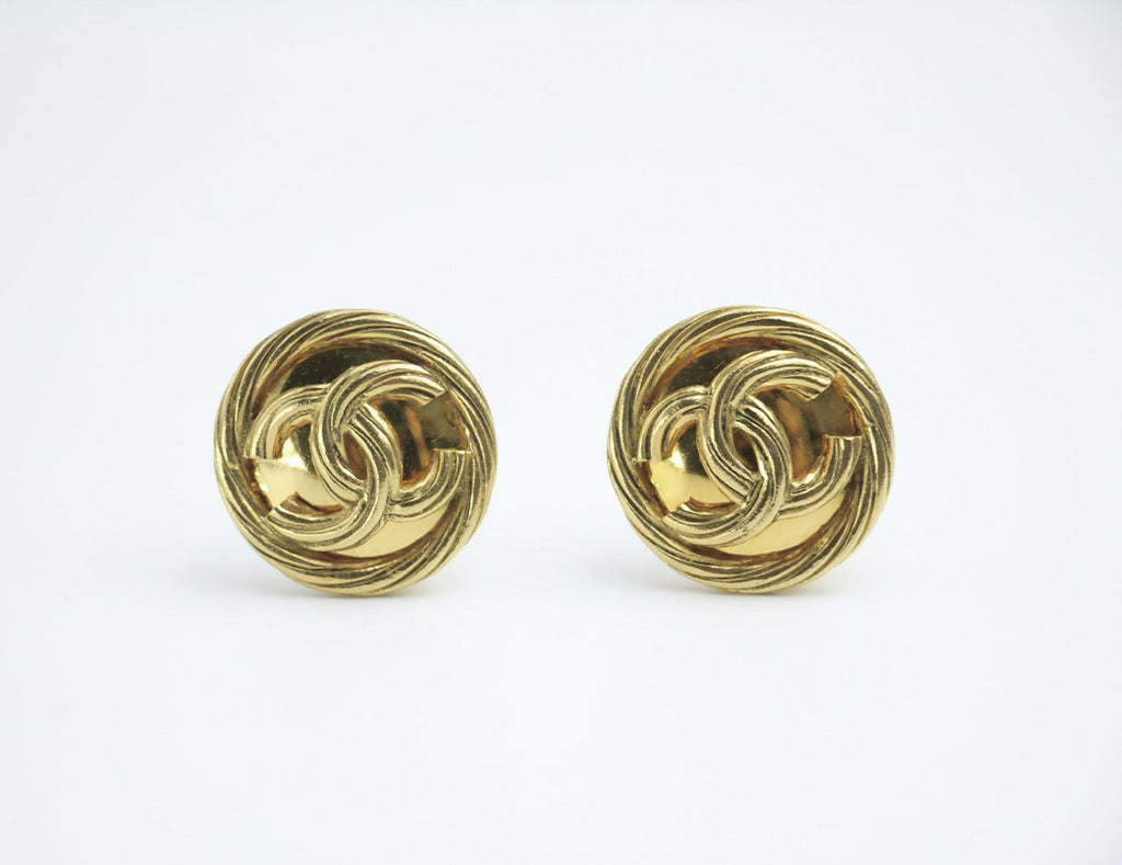 Chanel Vintage 93P Gold Plated Button Gold Clip-on Earrings