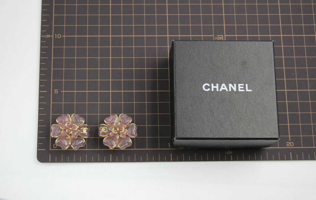 Chanel Vintage 02A Gripoix Pink Camellia Clip-on Earring