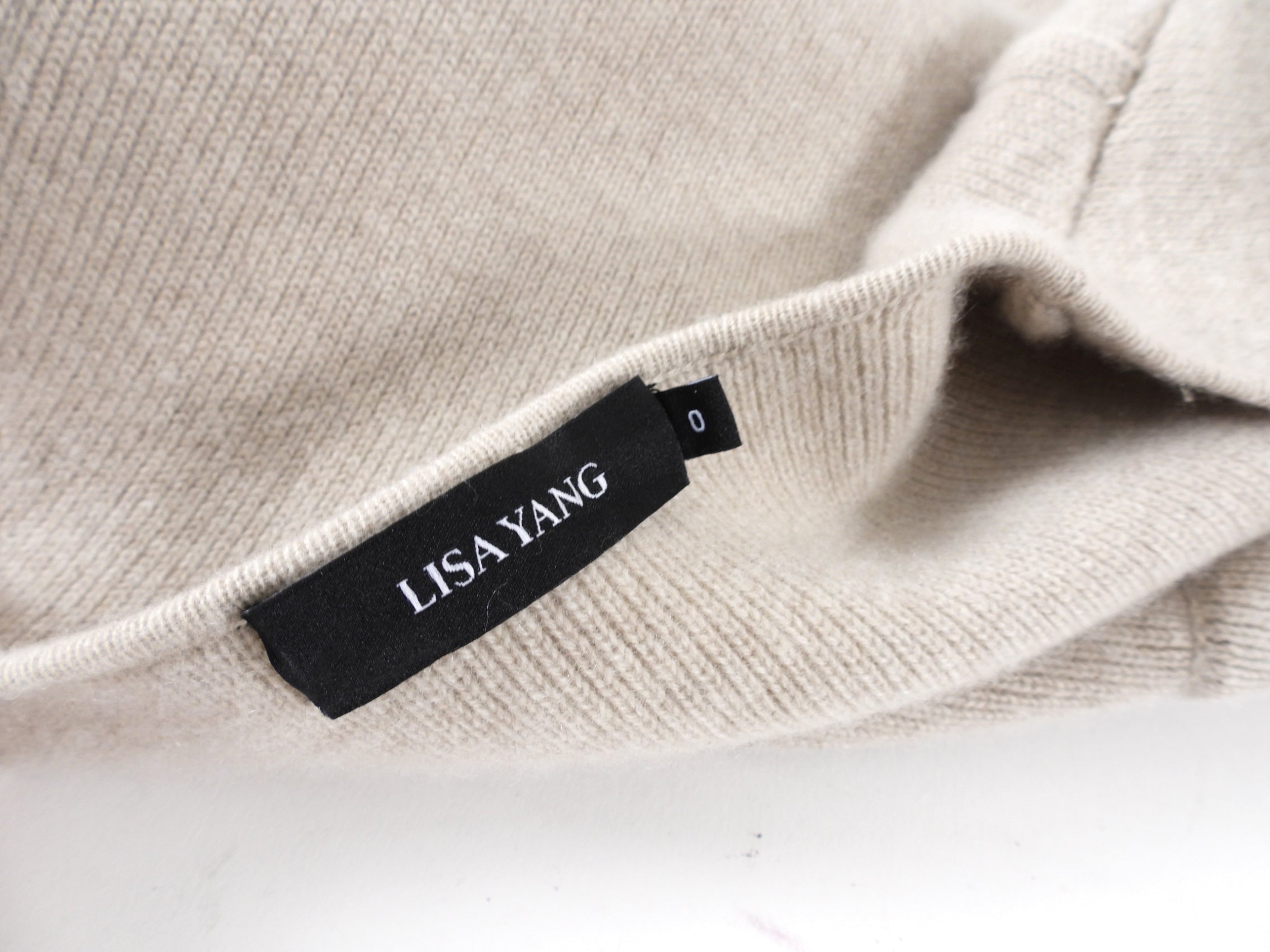 Lisa Yang Light Greige Cashmere igan Sweater - S / M