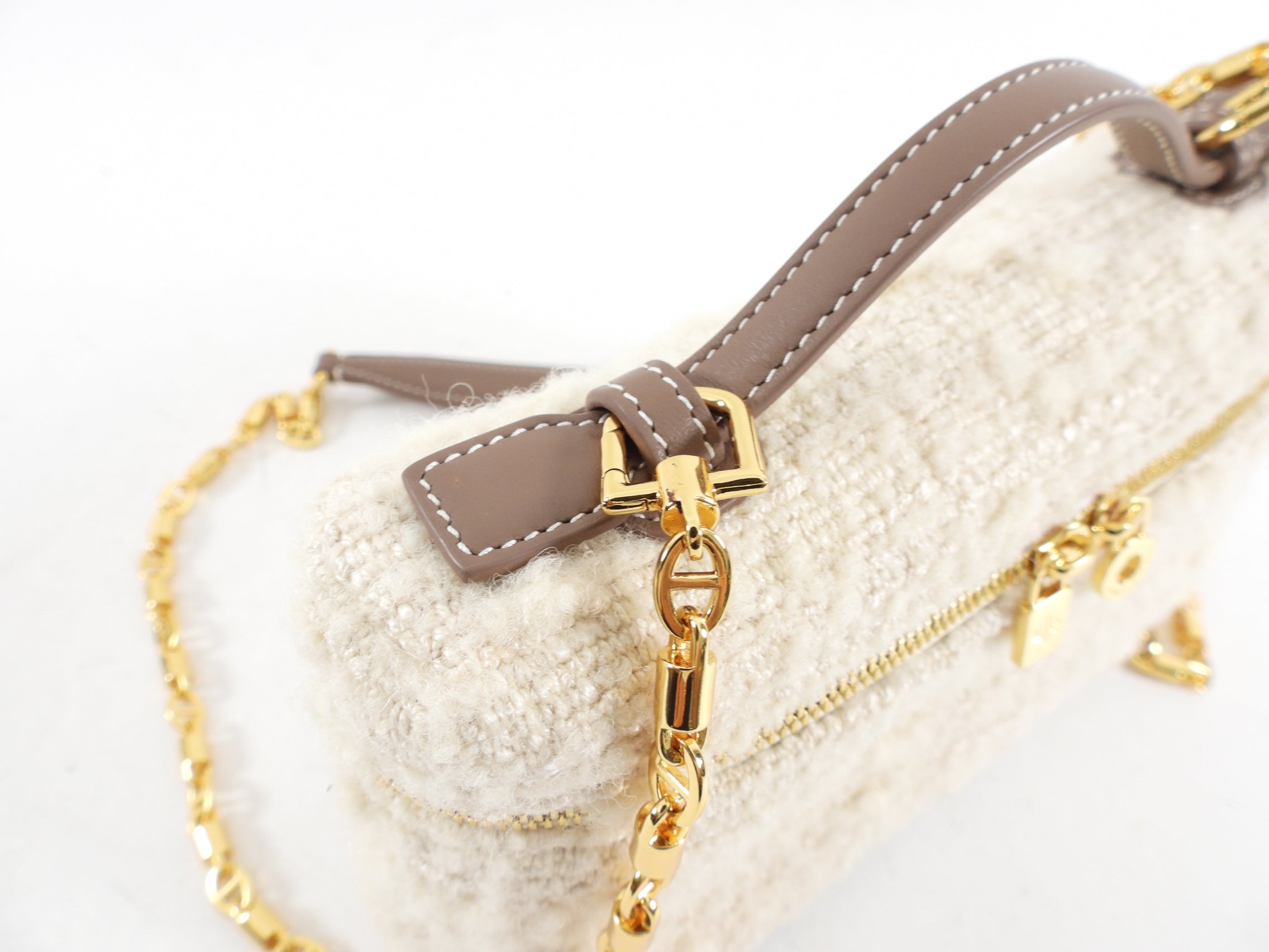 Loro Piana Ivory Boucle Wool Extra Pocket L19 Chain Bag