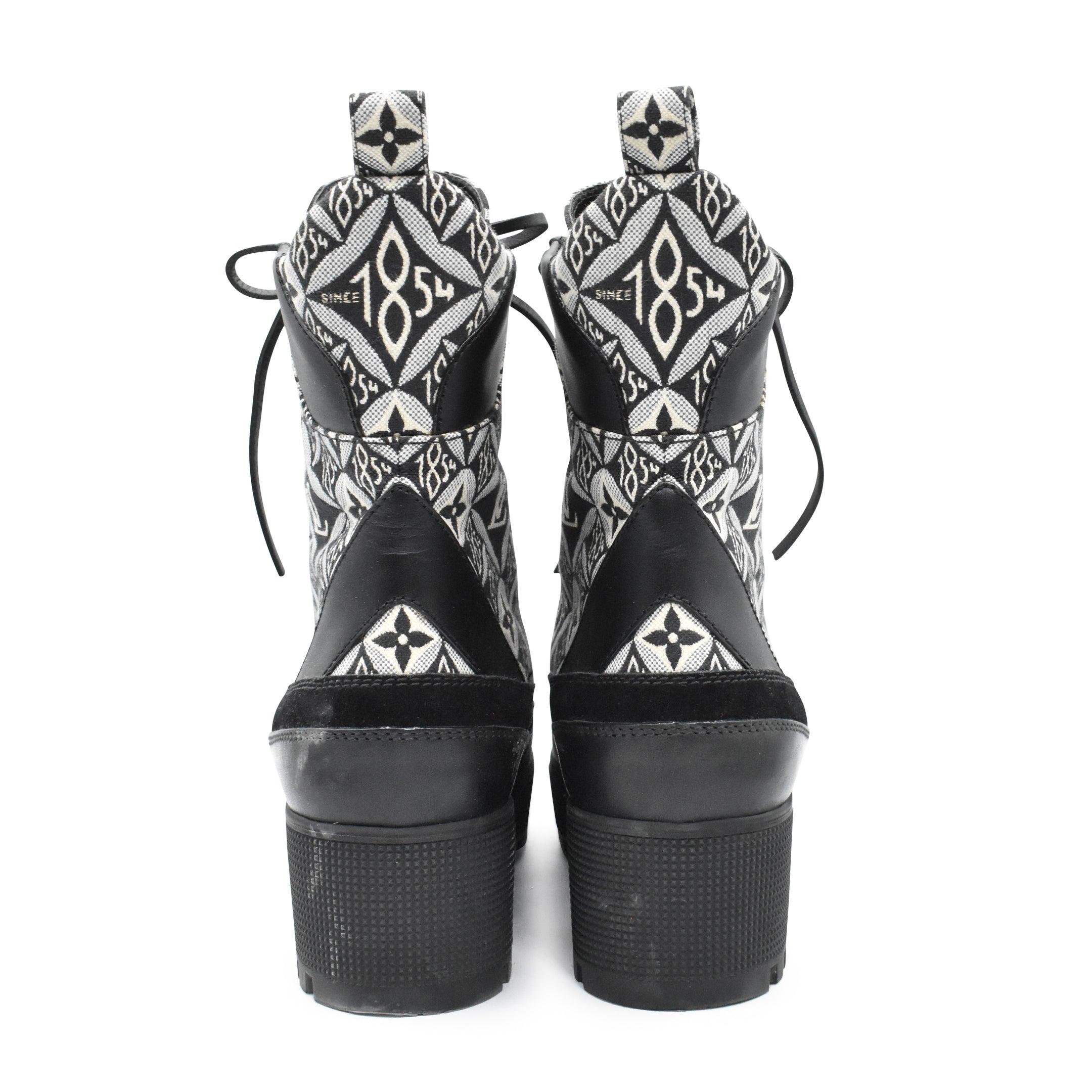 Louis Vuitton 'Laureate Desert Platform' Boots - Women's 38.5
