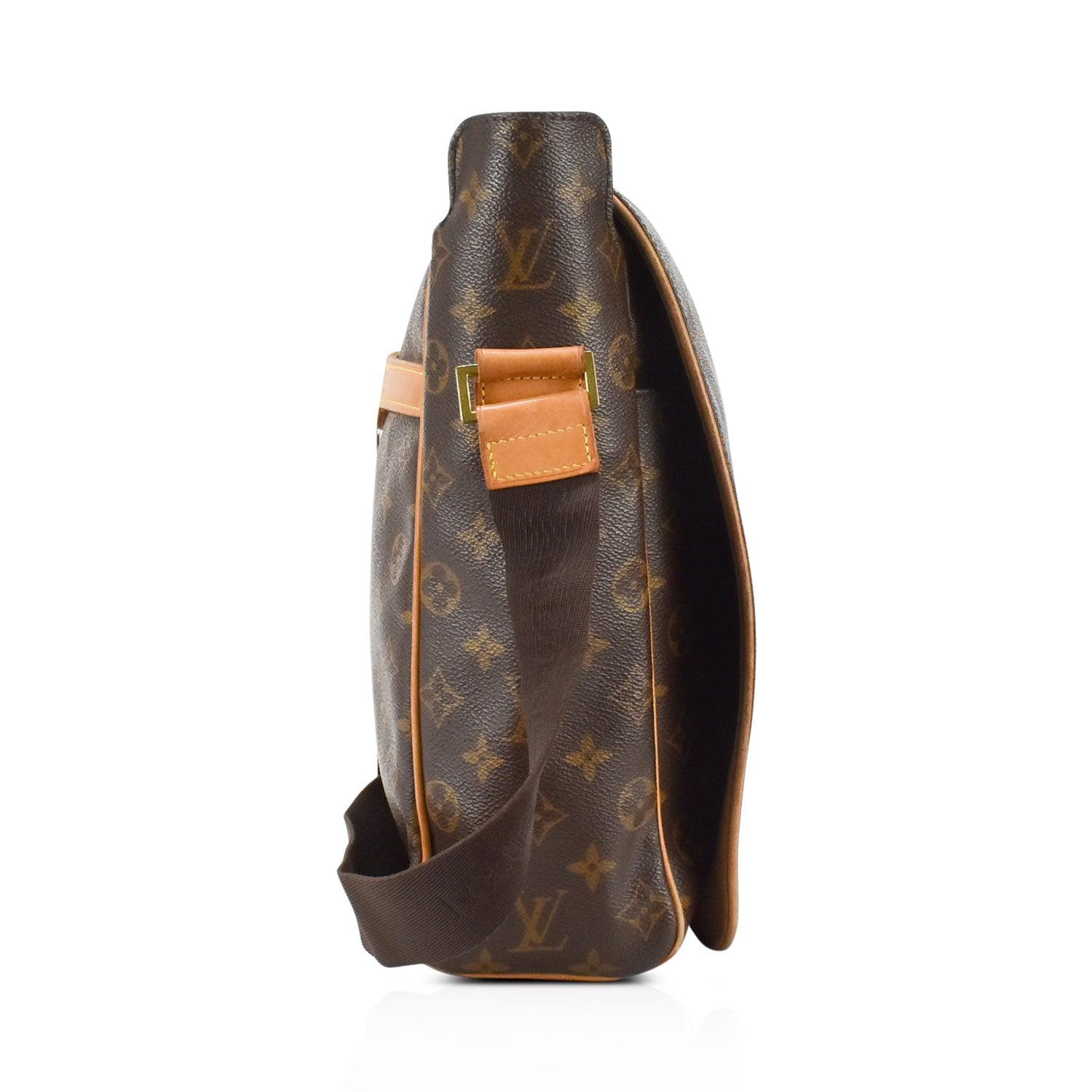 Louis Vuitton 'Valmy GM' Messenger Bag