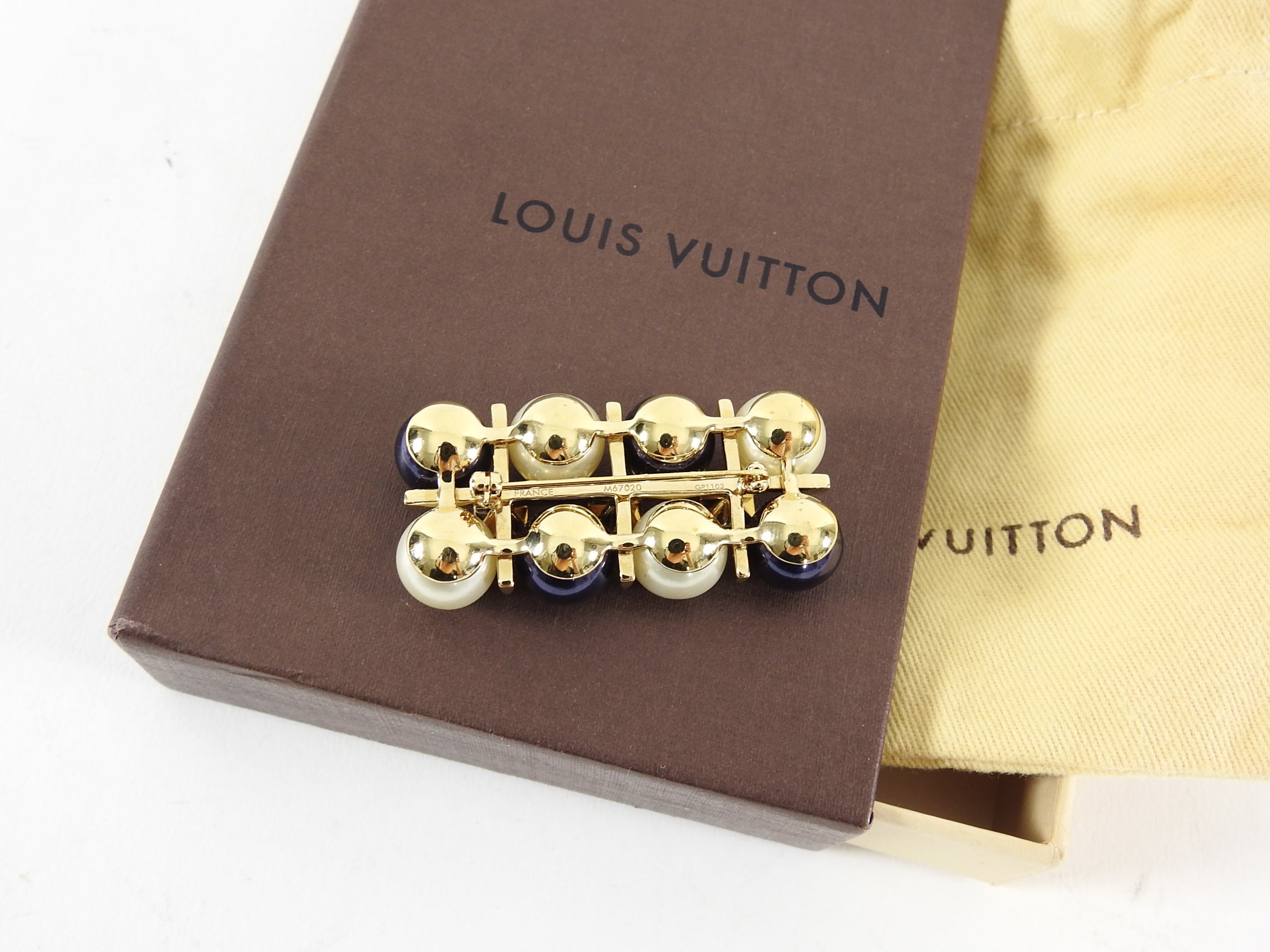 Louis Vuitton Cry Me A River Pearl Brooch Pin