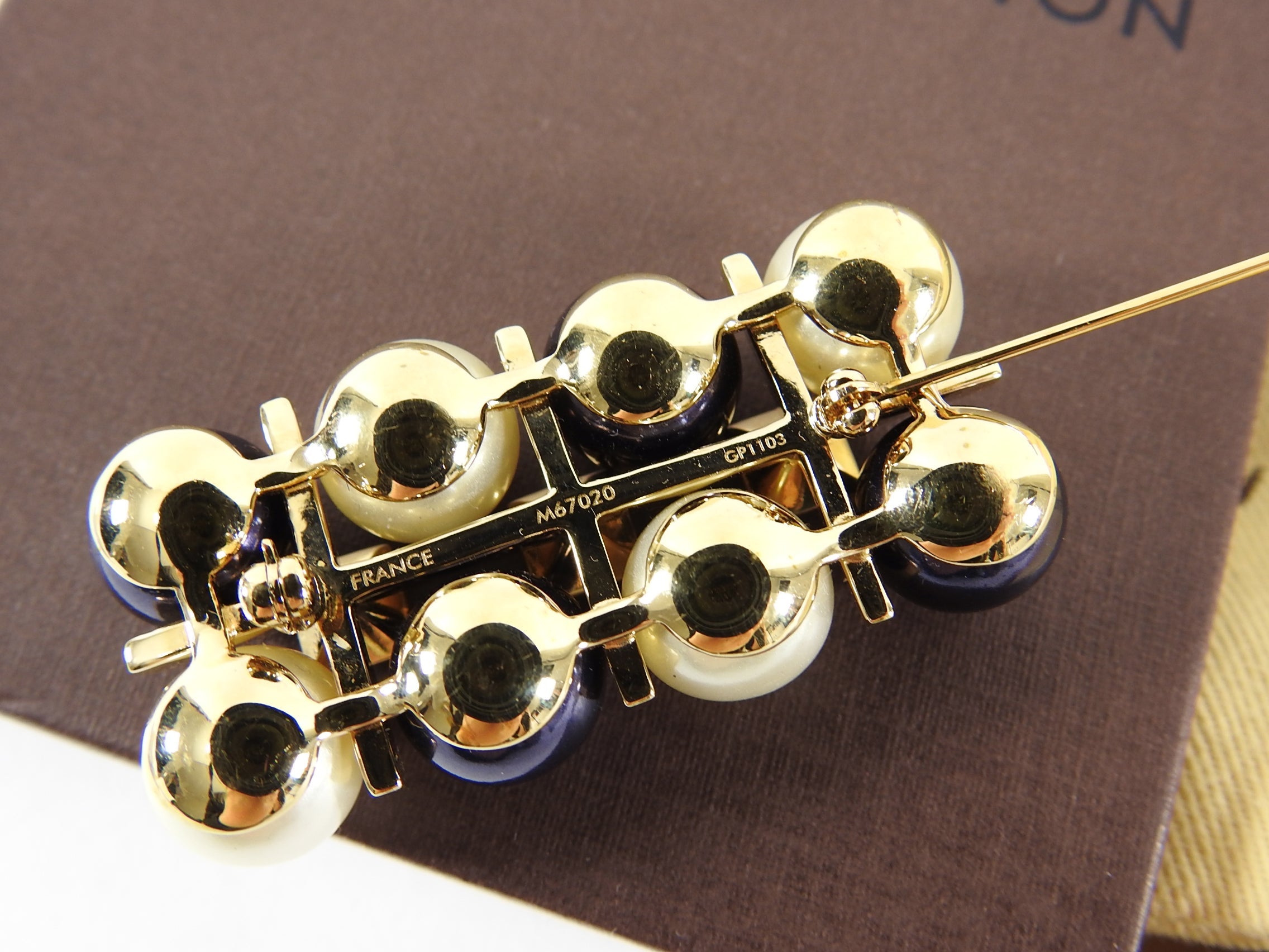 Louis Vuitton Cry Me A River Pearl Brooch Pin